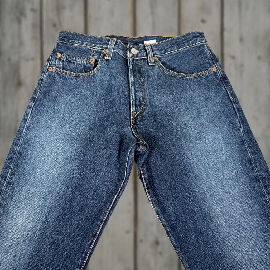 Levi's VINTAGE Levi's 501 Jeans Men 31x30 Blue Denim Straight 5-Pocket Button Fly Classic Straight Leg 90s ML Womens Mens Size US 31 - 1 Thumbnail