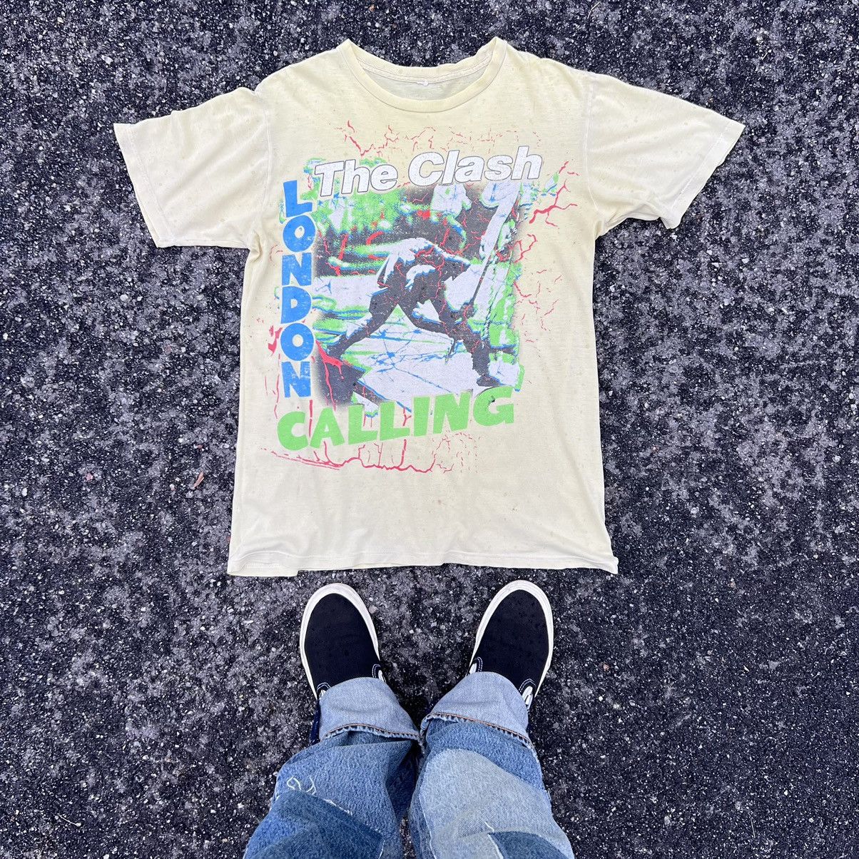 Band Tees VTG 05 THE CLASH LONDON CALLING DISTRESS PUNK Size US M / EU 48-50 / 2 - 1 Thumbnail