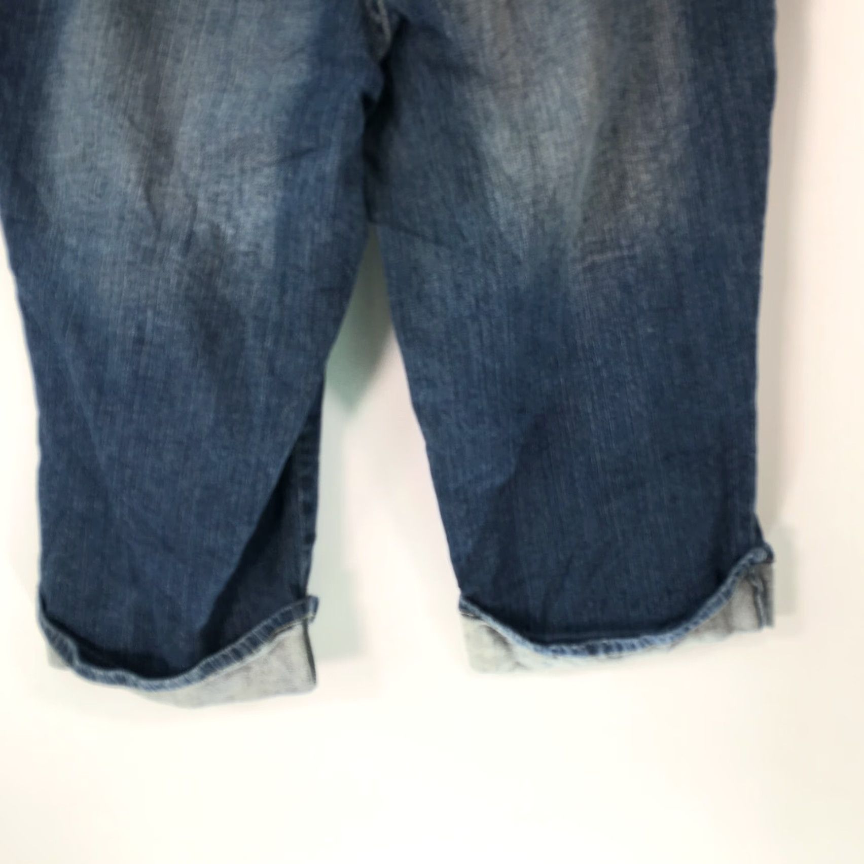 Vintage Gitano Womens Casual Regular Capri Blue Denim Jeans 22 Regular 44in Waist 18in Inseam 9in Leg Opening Cuffed 90s Logo Blue Denim Pants Size 40" / US 18 - 4 Thumbnail