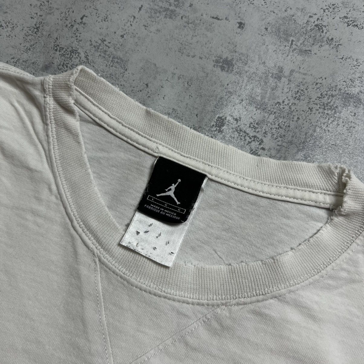 Nike 90s NIKE AIR JORDAN VINTAGE Y2K DISTRESSED RETRO TEE T-SHIRT Size US L / EU 52-54 / 3 - 7 Thumbnail
