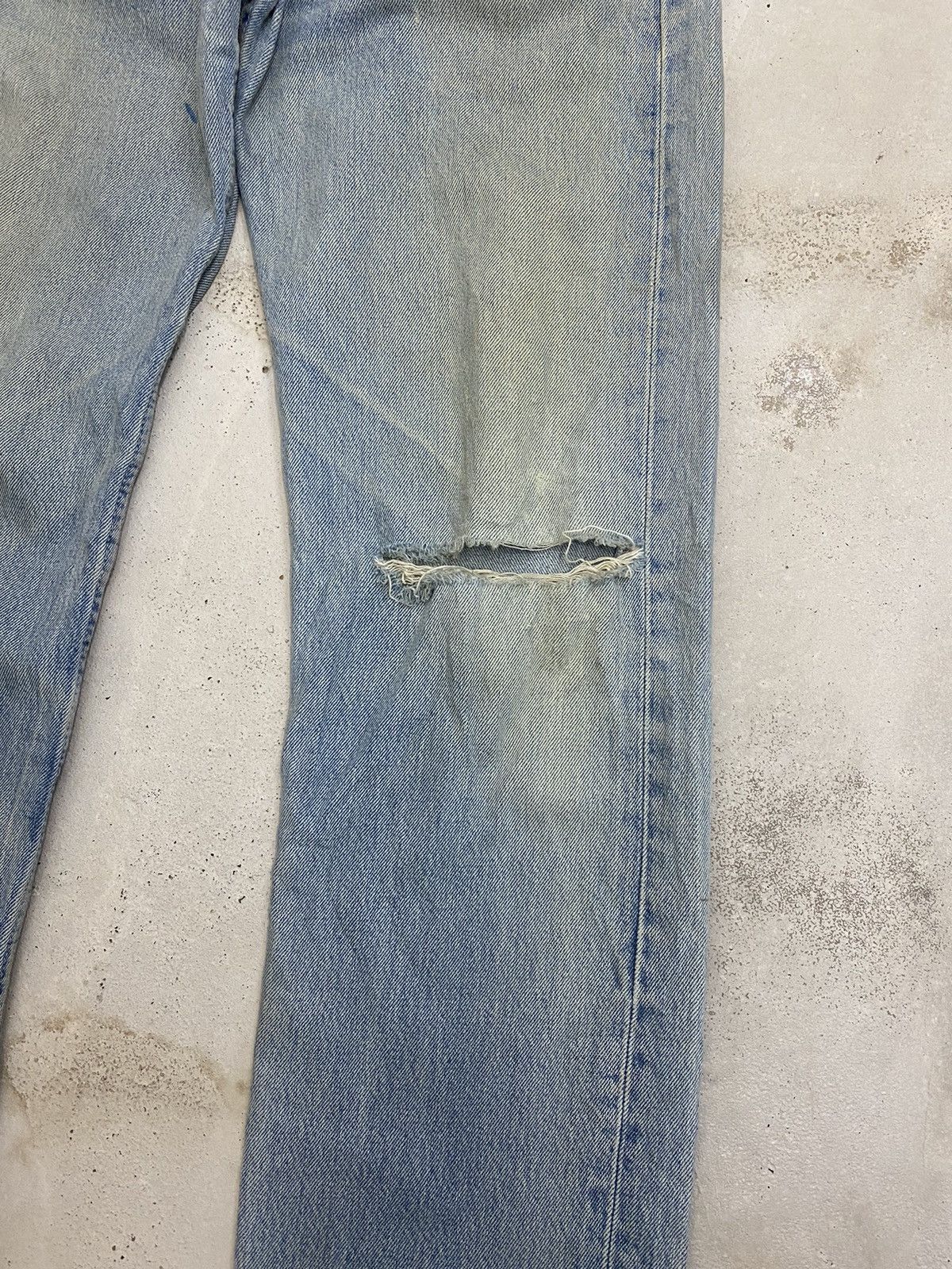 Levi's Vintage 90s Levis 501 Button Fly 311 Distressed Light Blue Size US 31 - 5 Thumbnail