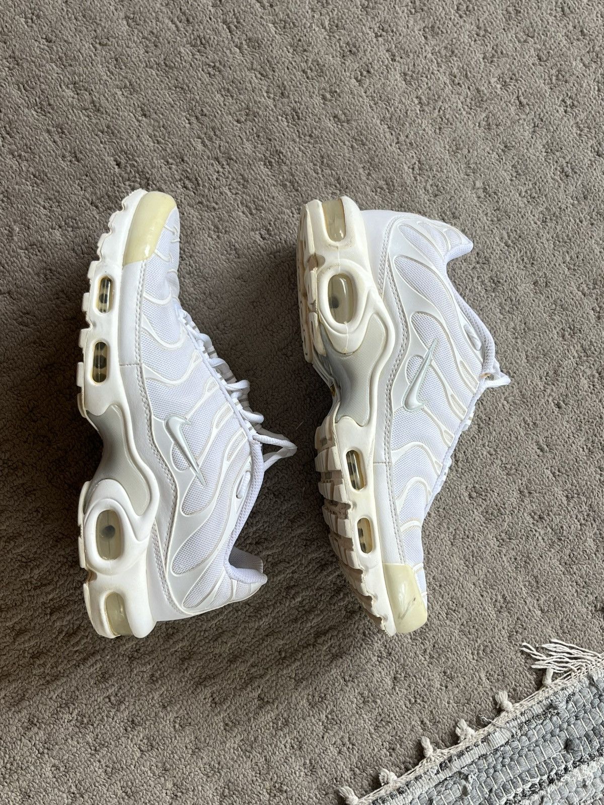 Nike Tn’s White