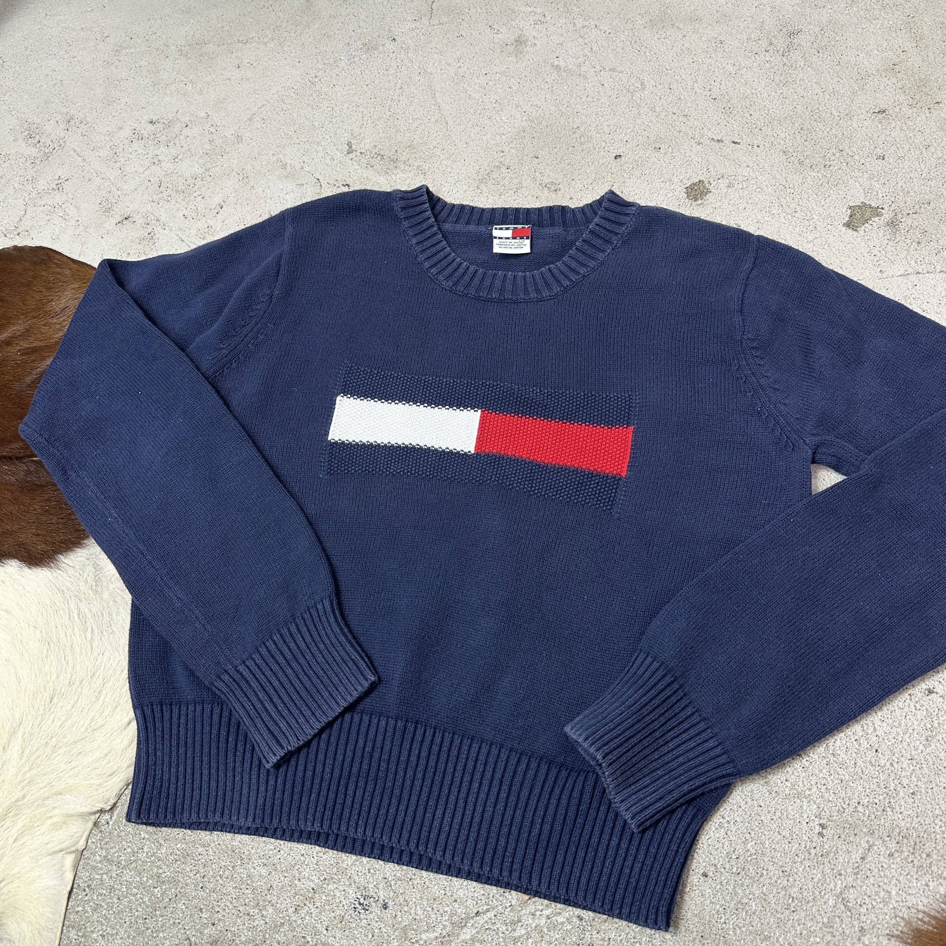 Tommy Hilfiger Vintage Cropped Printed Tommy Hilfiger Sweater 00s Size US L / EU 52-54 / 3 - 4 Thumbnail