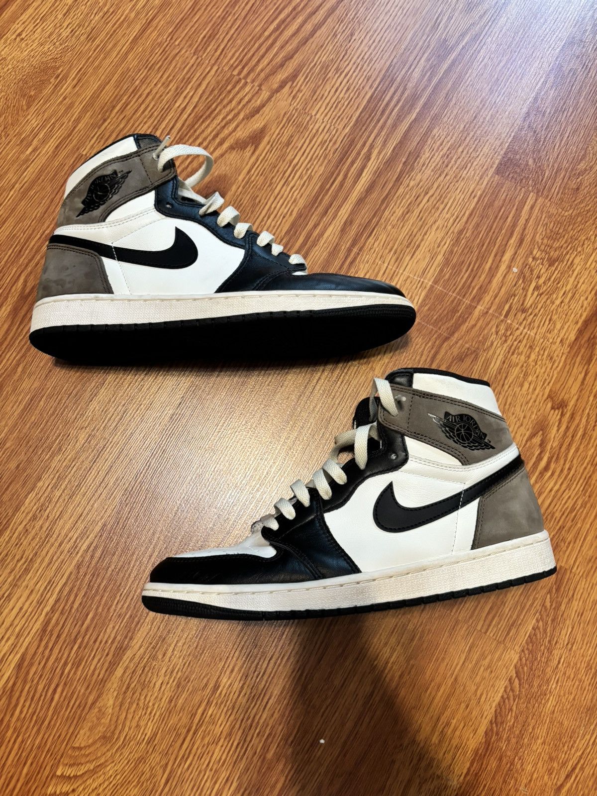 Jordan Brand Jordan 1 Mocha Size US 9.5 / EU 42-43 - 1 Thumbnail