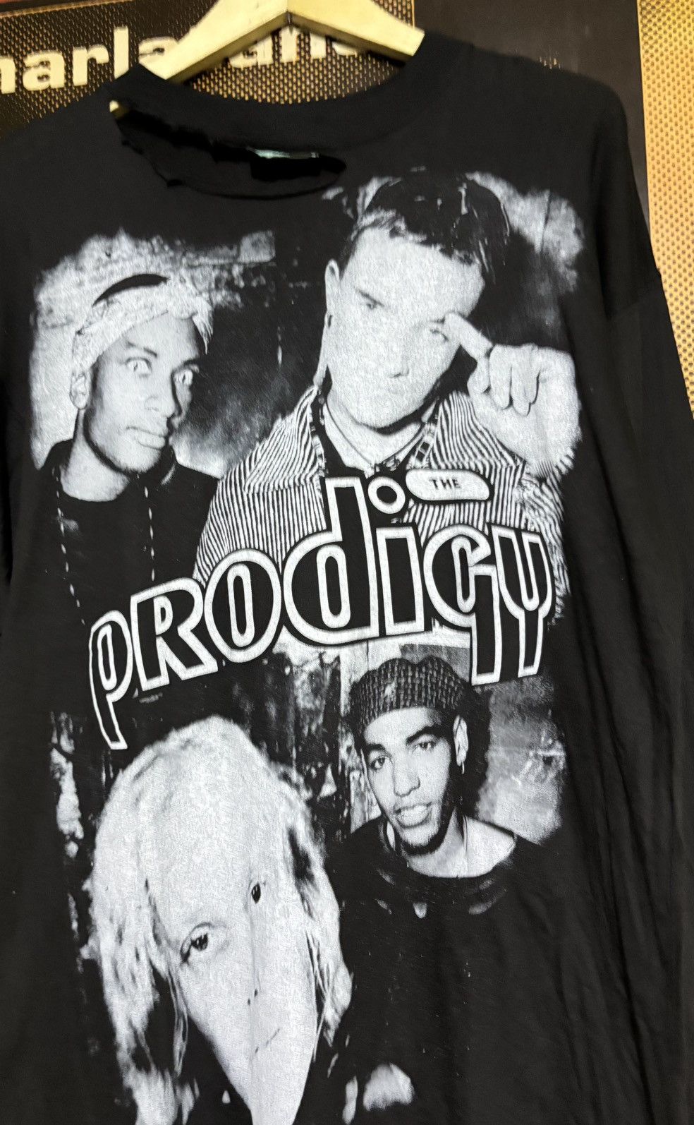 Band Tees Vitg 90s The Prodigy trashed ls Shirt massive attack moby Size US XL / EU 56 / 4 - 8 Thumbnail