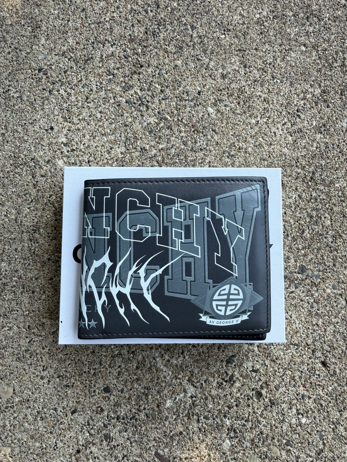 Givenchy Multi Metal Logo Dark Grey Wallet Size ONE SIZE - 1 Thumbnail