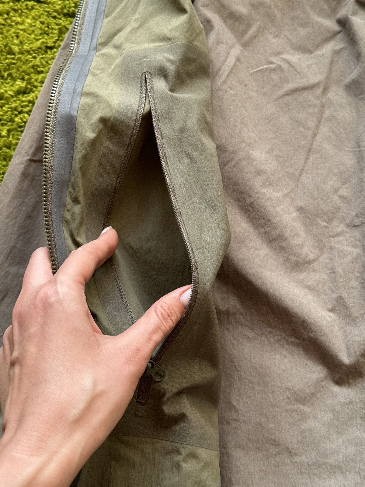 Arc'teryx × Designer × Veilance Arc’teryx Veilance Isogon gorpcore style hooded jacket Size US M / EU 48-50 / 2 - 10 Thumbnail