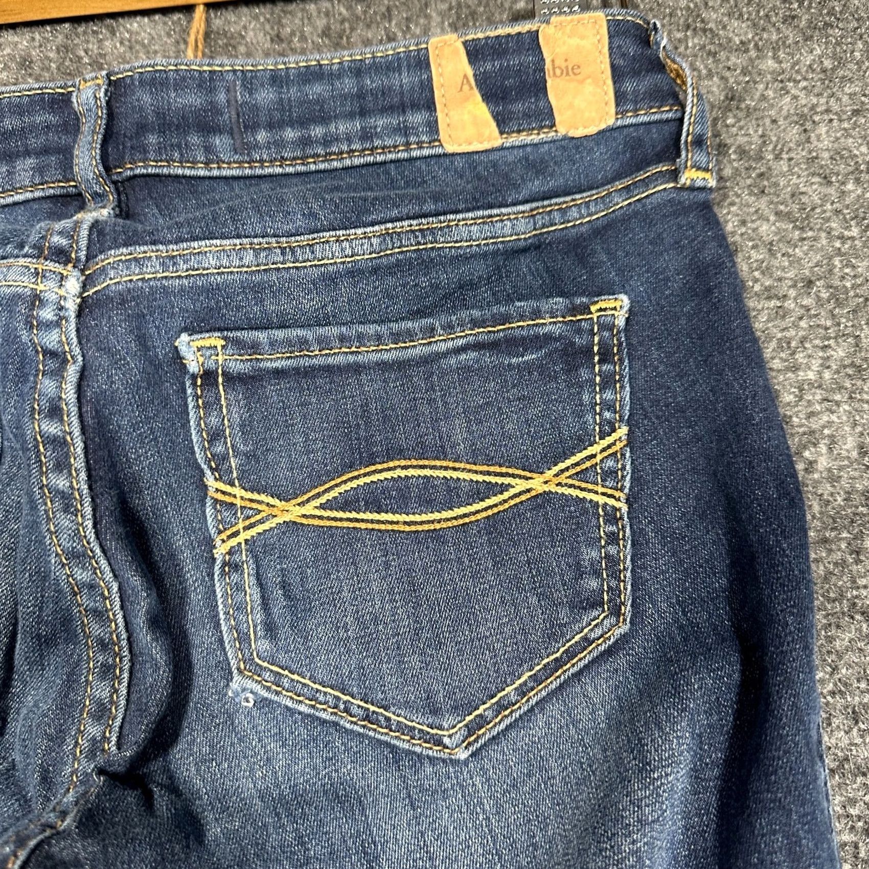Abercrombie & Fitch Abercrombie & Fitch Jeans Womens 4 The A&F Jegging Cotton Stretch Pockets Denim Blue 5-Pocket Design Regular Rise Low Inseam 30 Mens Womens Girls Size 27" / US 4 / IT 40 - 8 Thumbnail