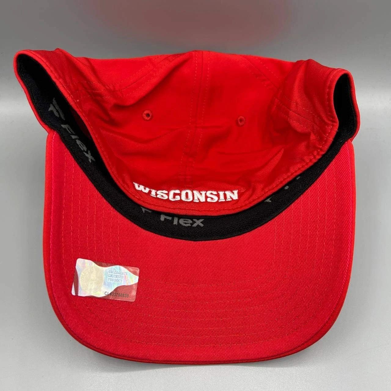 Other Wisconsin Badgers M-L Embroidered Fanatics Stretch Fitted Size ONE SIZE - 6 Thumbnail