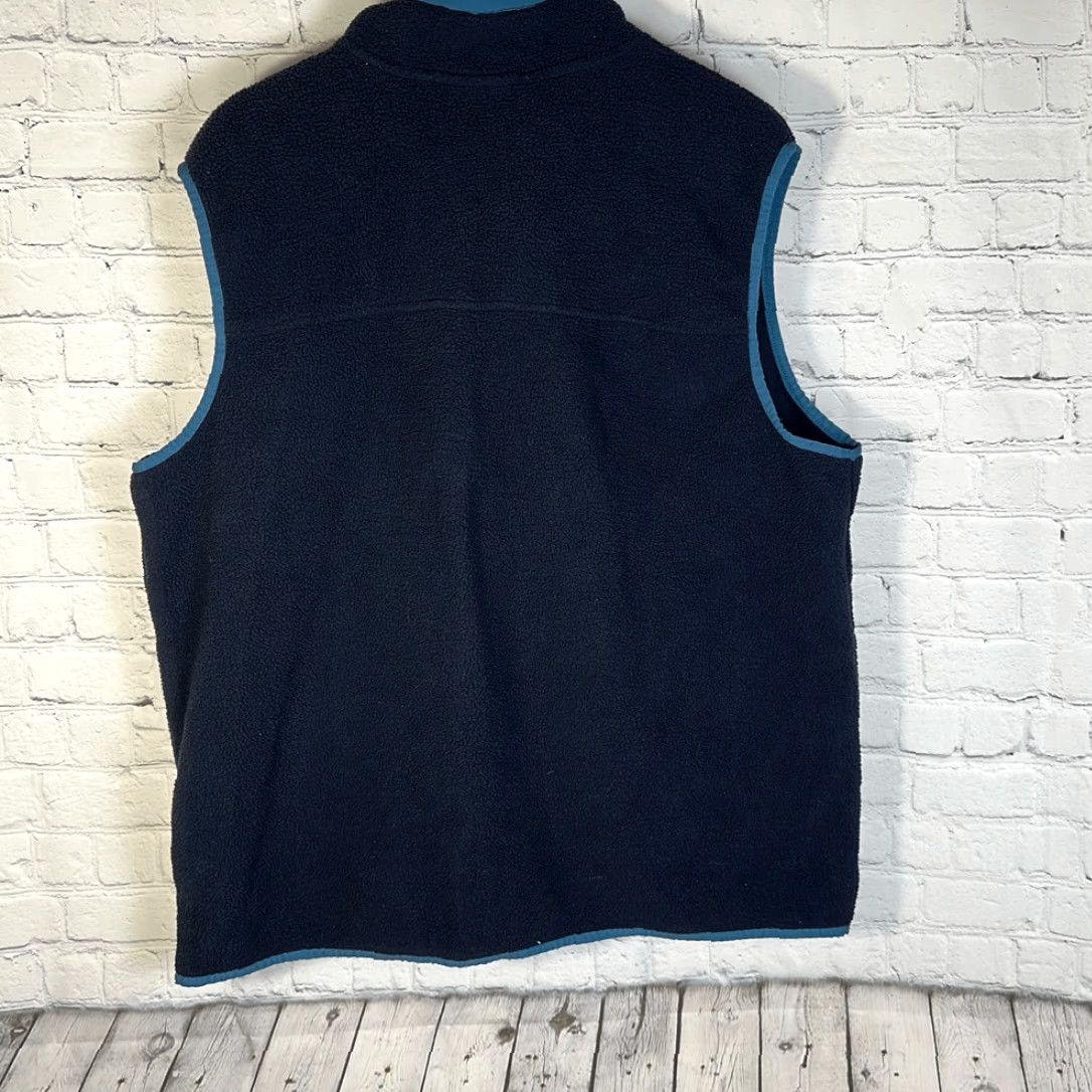 The North Face VINTAGE? (No) The North Face Carbondale Blue Fleece Full Zip Vest XL Blue Unisex Adults XL Vest Mens Womens Size US XL / EU 56 / 4 - 4 Thumbnail