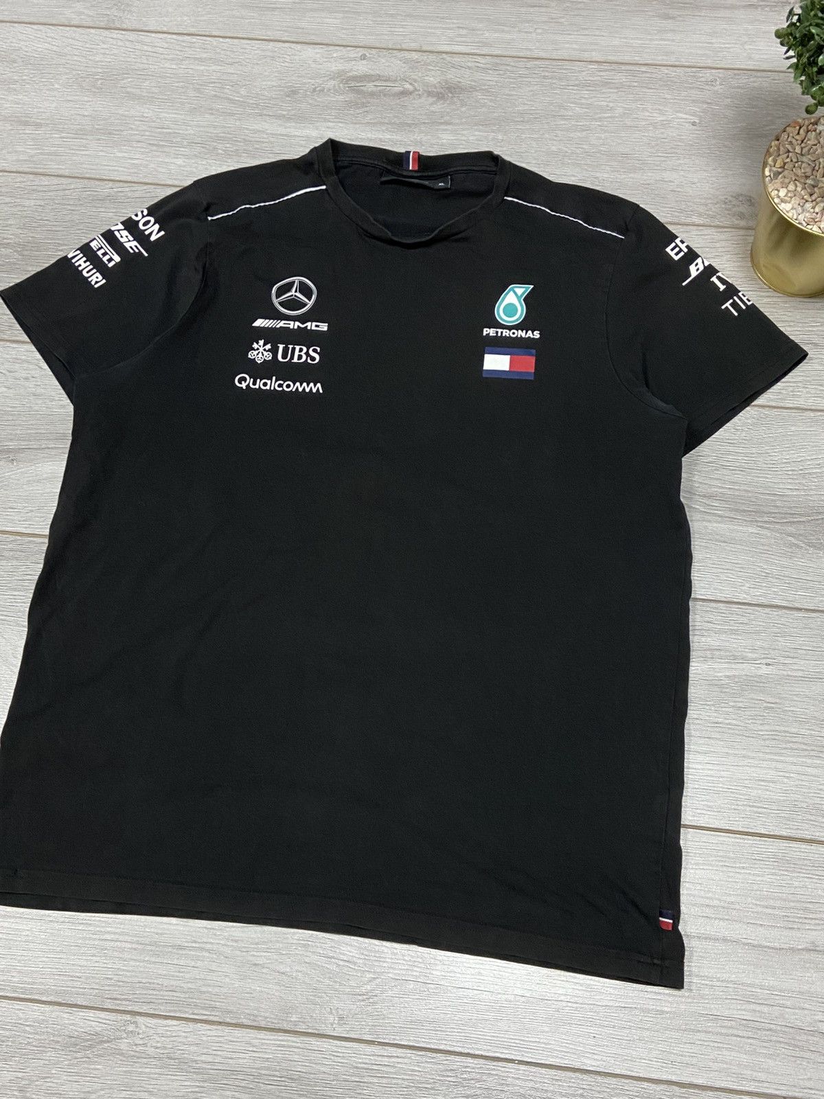 Tommy Hilfiger Mercedes AMG Petronas Hilfiger Pirelli t-shirt big logo Size US XL / EU 56 / 4 - 3 Thumbnail
