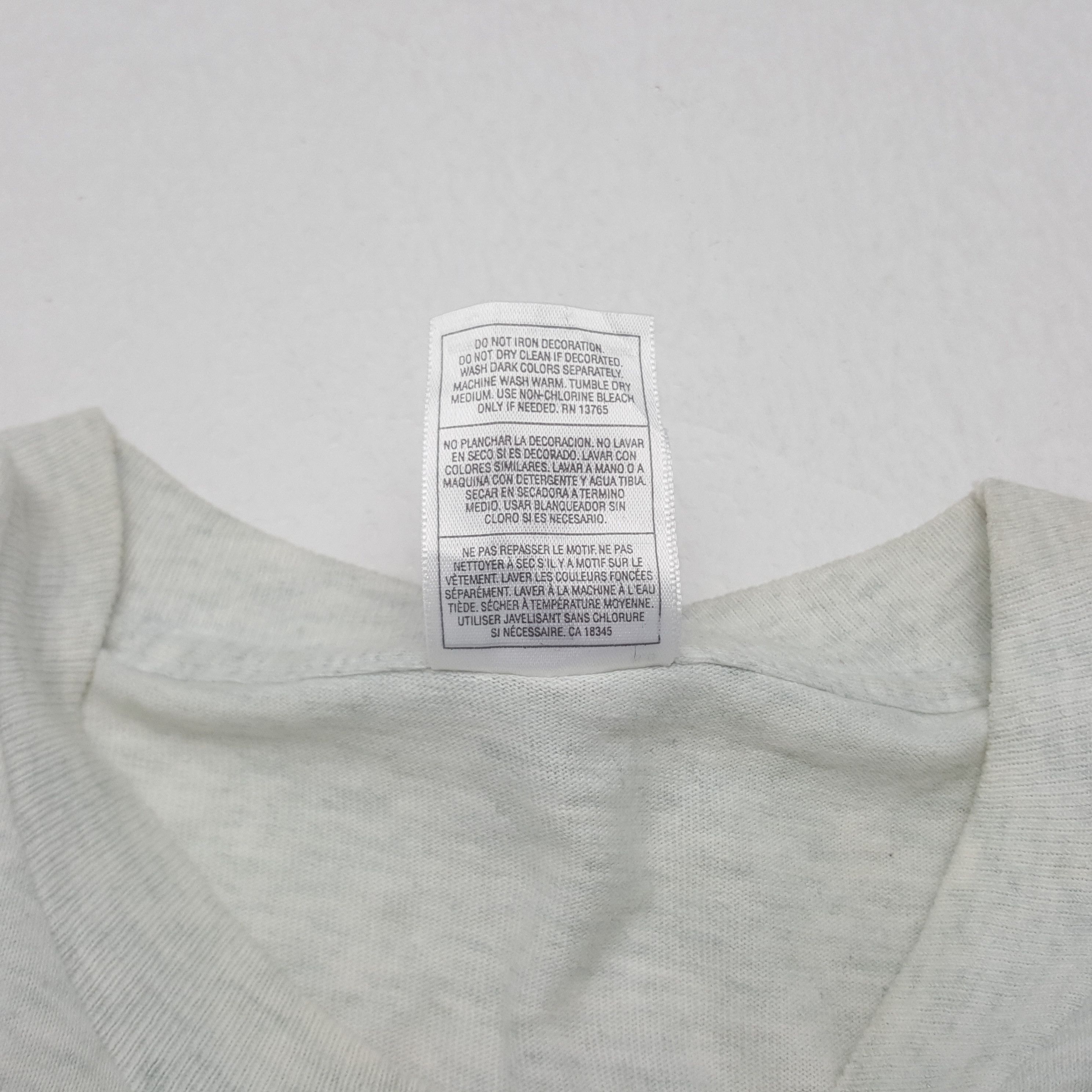 Vintage Vintage Yahoo Travel T-shirt Size US L / EU 52-54 / 3 - 8 Thumbnail