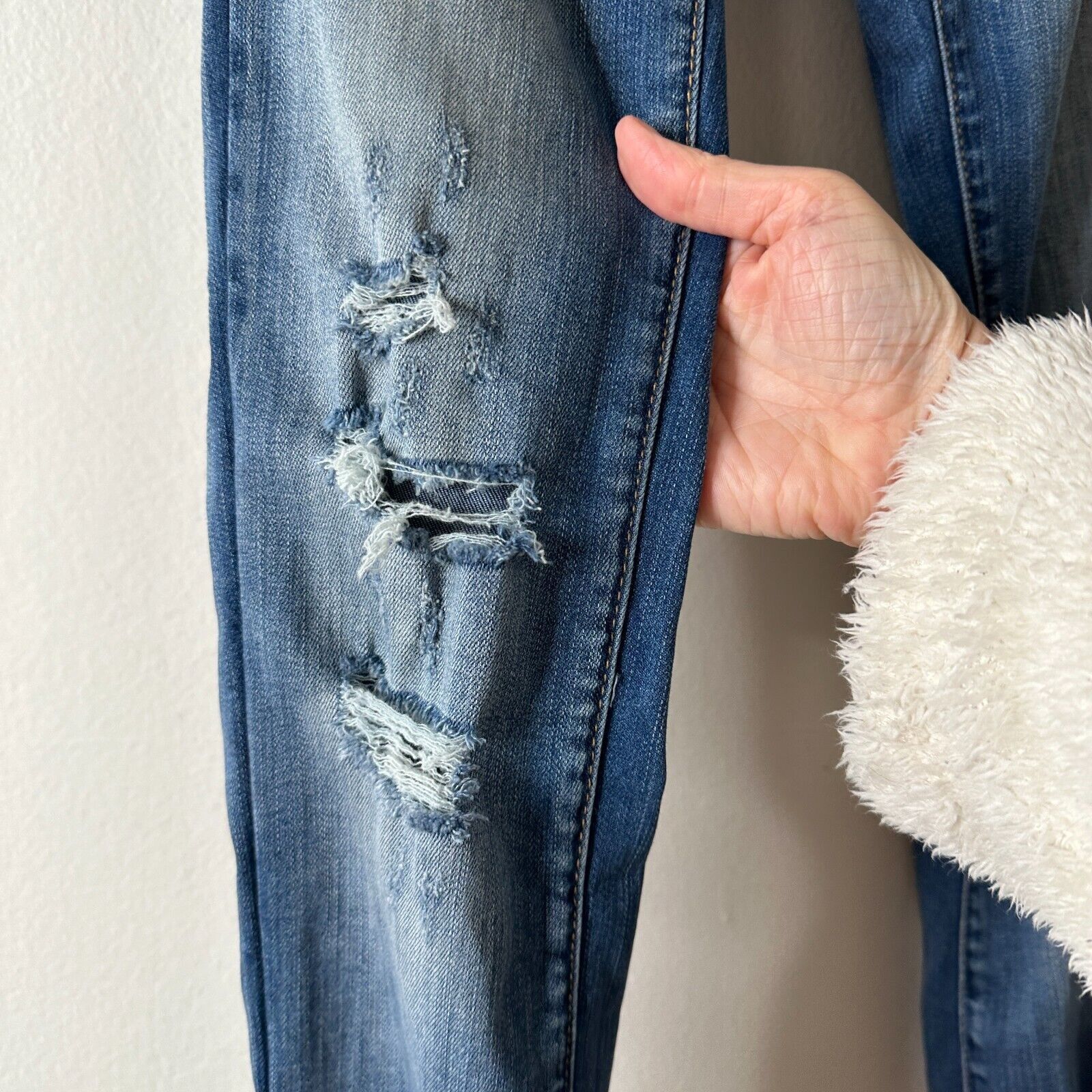 Other Blank NYC High Cuff Straight Distressed Jeans Low Rise 24 Size 24" / US 00 / IT 34 - 8 Thumbnail