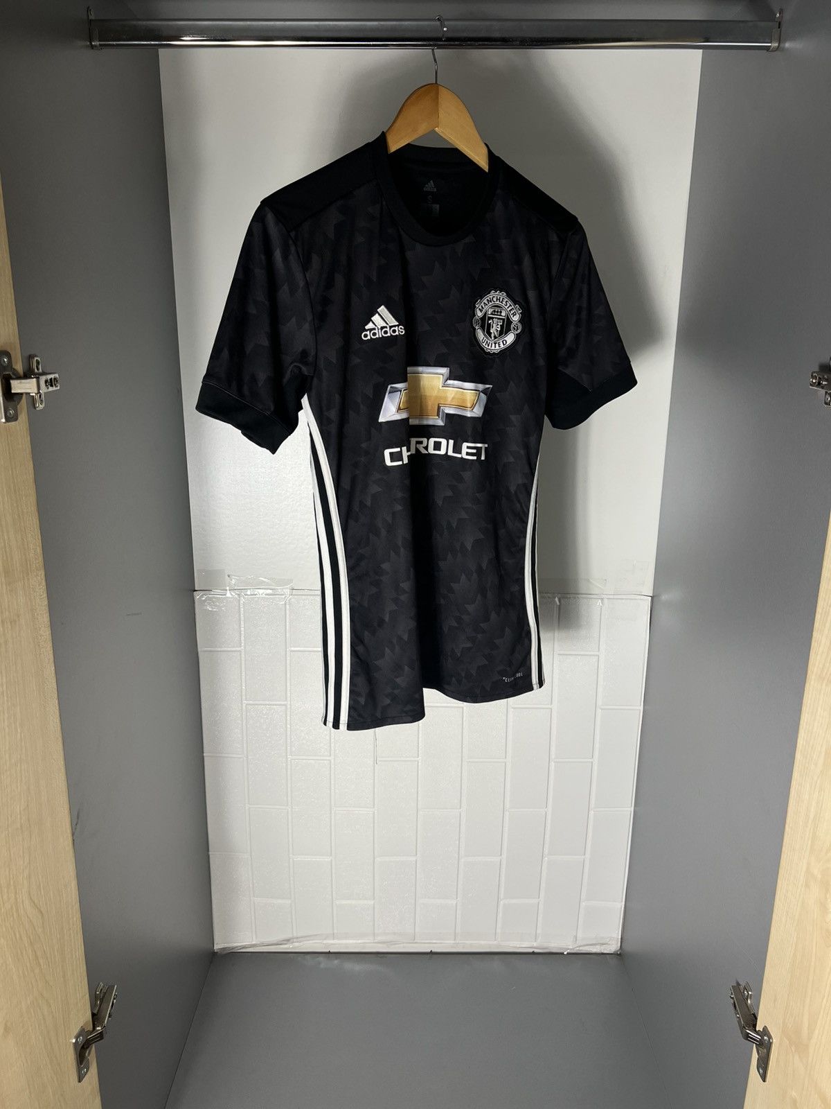 Vintage ADIDAS FC MANCHESTER UNITED ENGLAND SOCCER JERSEY RETRO Y2K Size US S / EU 44-46 / 1 - 4 Thumbnail