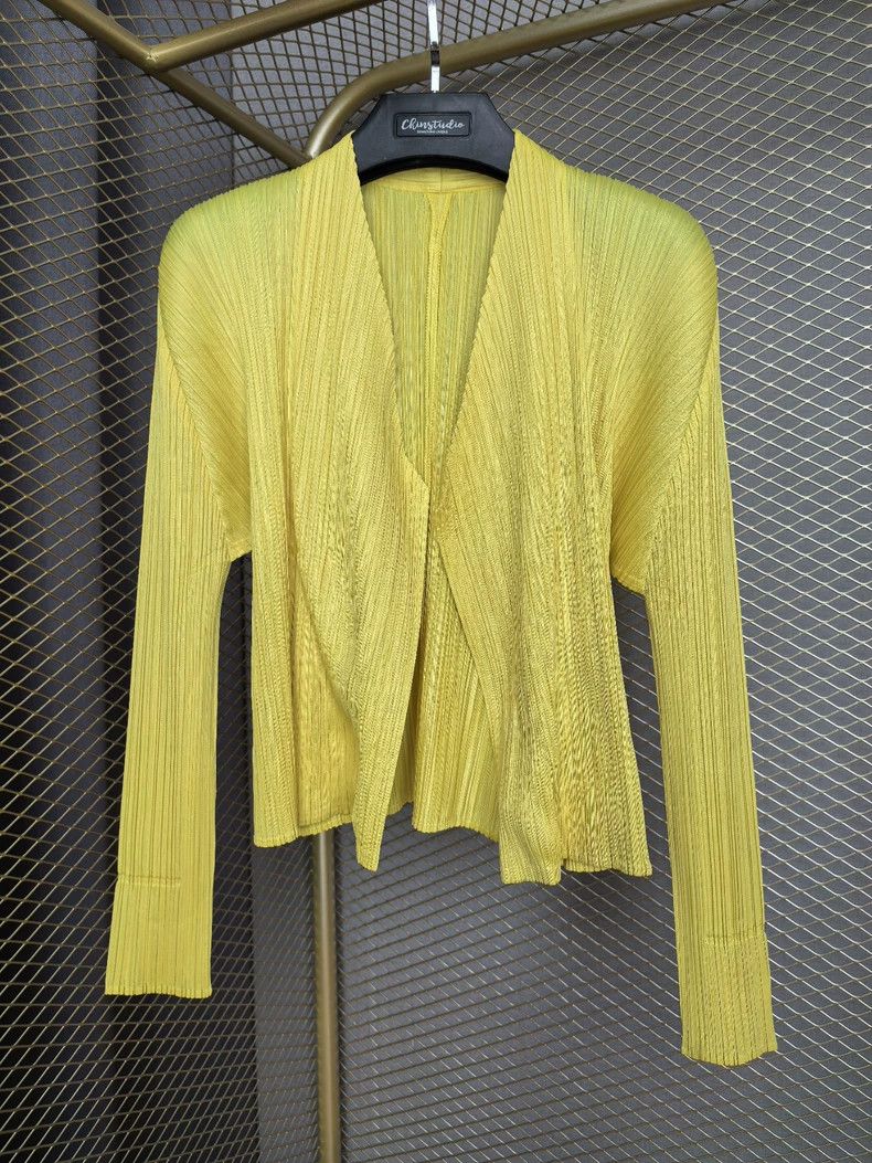 Issey Miyake Issey Miyake size:3 Yellow pleated cardigan coat Size M / US 6-8 / IT 42-44 - 1 Thumbnail