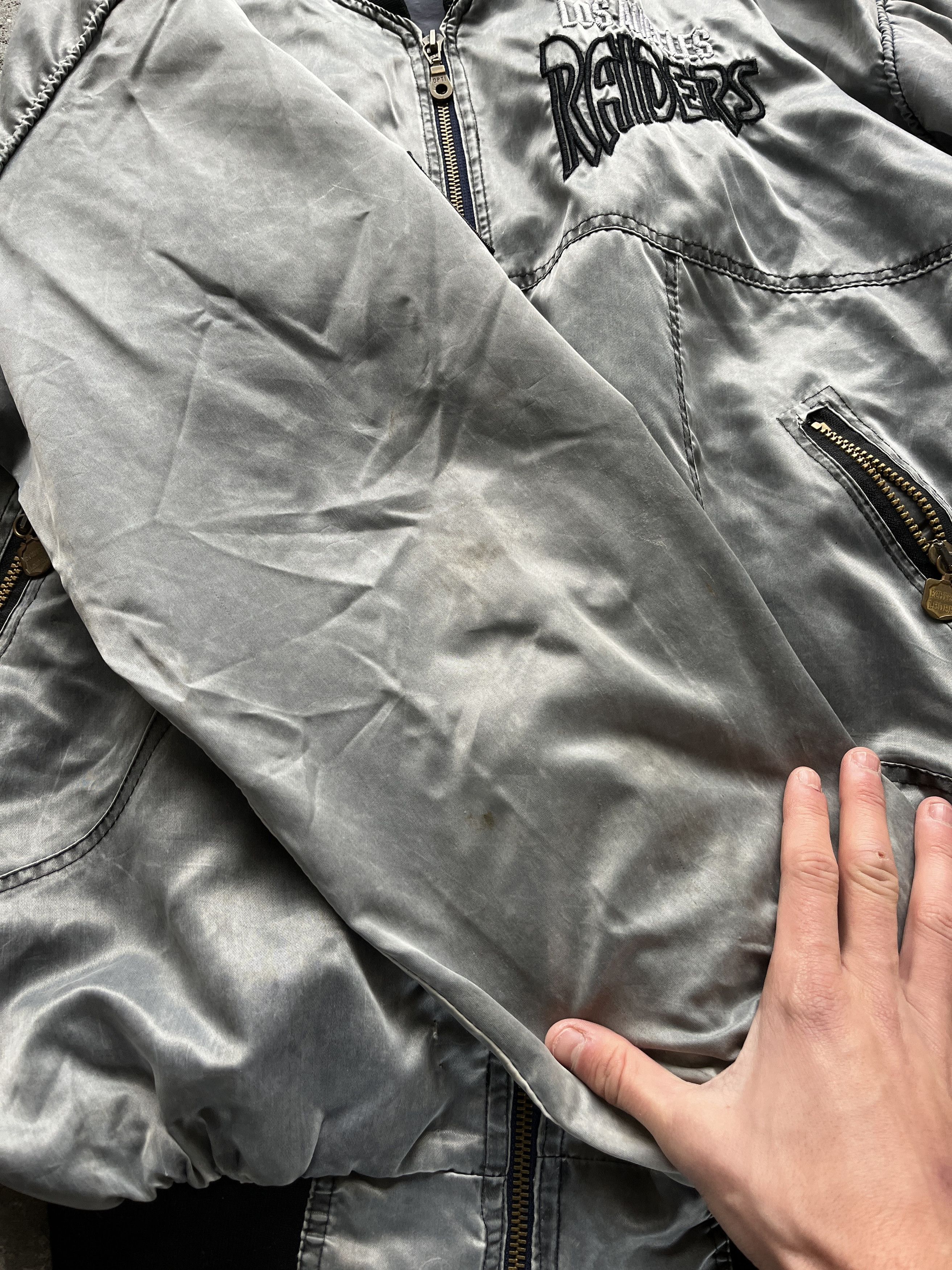 Other Los Angeles Raiders 90s silver NFL bomber jacket Size US XXL / EU 58 / 5 - 7 Thumbnail