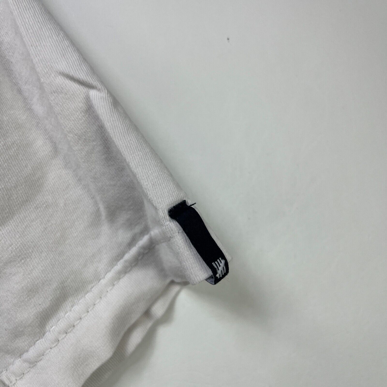 Undefeated × Vintage Undefeated Army vs Army T-Shirt Medium UNDFTD Size US M / EU 48-50 / 2 - 3 Thumbnail