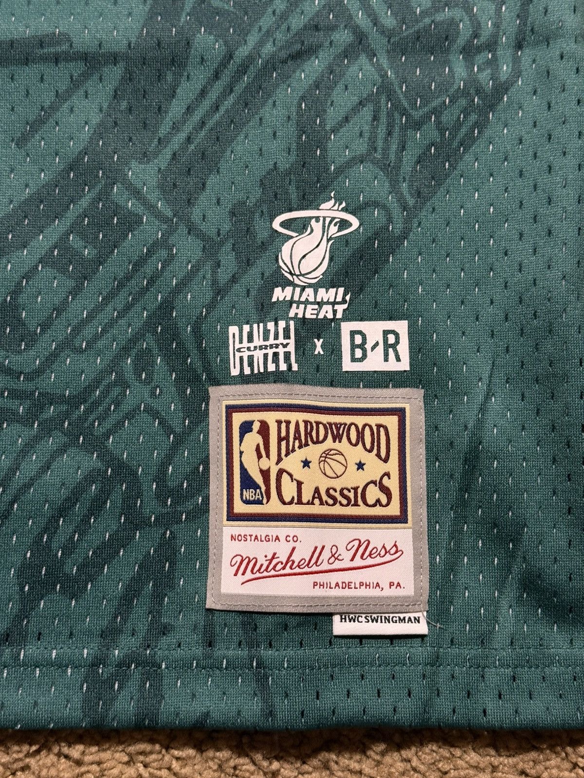 Mitchell & Ness Mitchell & Ness Miami Heat x Denzel Curry B/R M Large BNWT Size US L / EU 52-54 / 3 - 5 Thumbnail