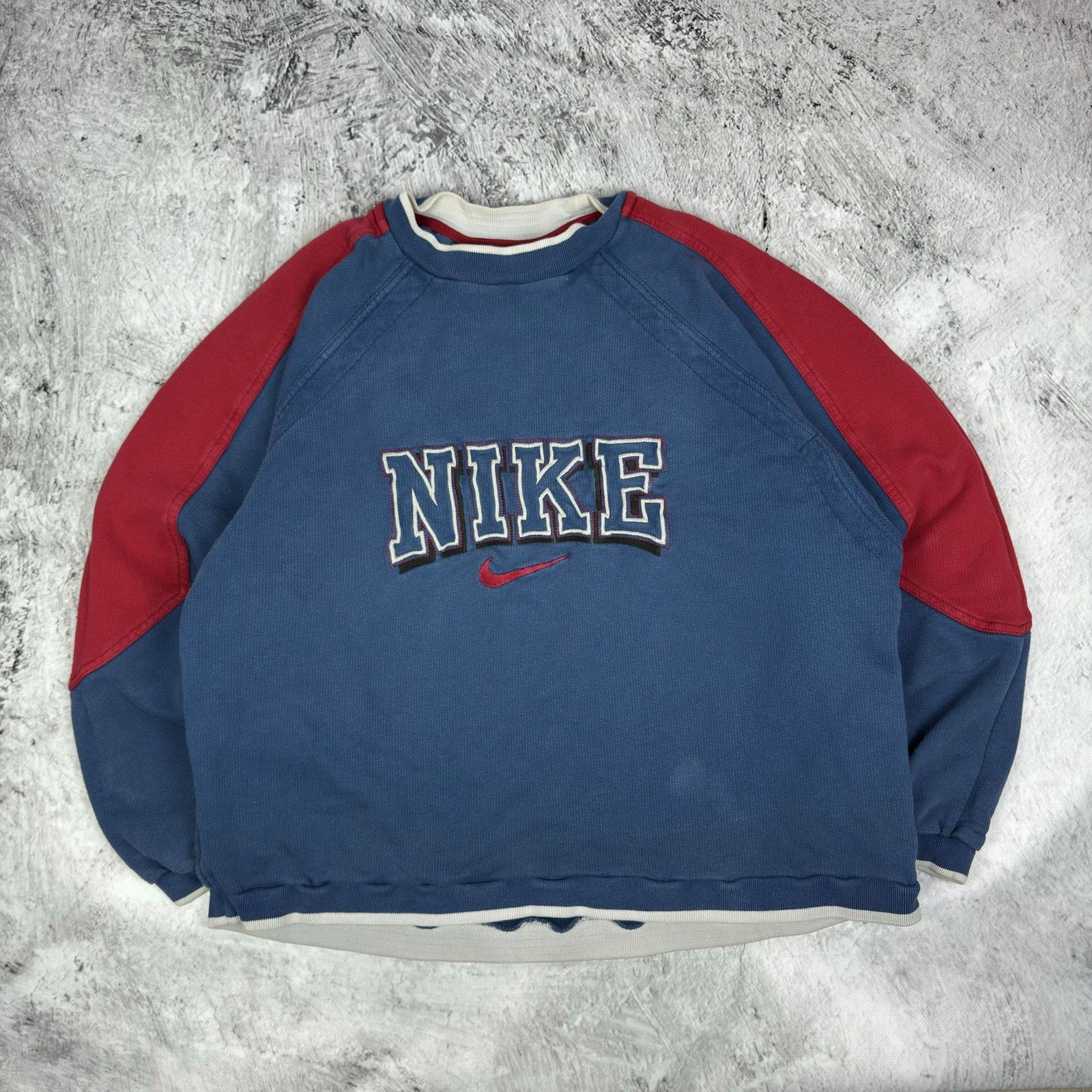 Nike Vintage Nike Men's Blue Red Big Logo Pullover Sweatshirt XL Size US XL / EU 56 / 4 - 1 Thumbnail