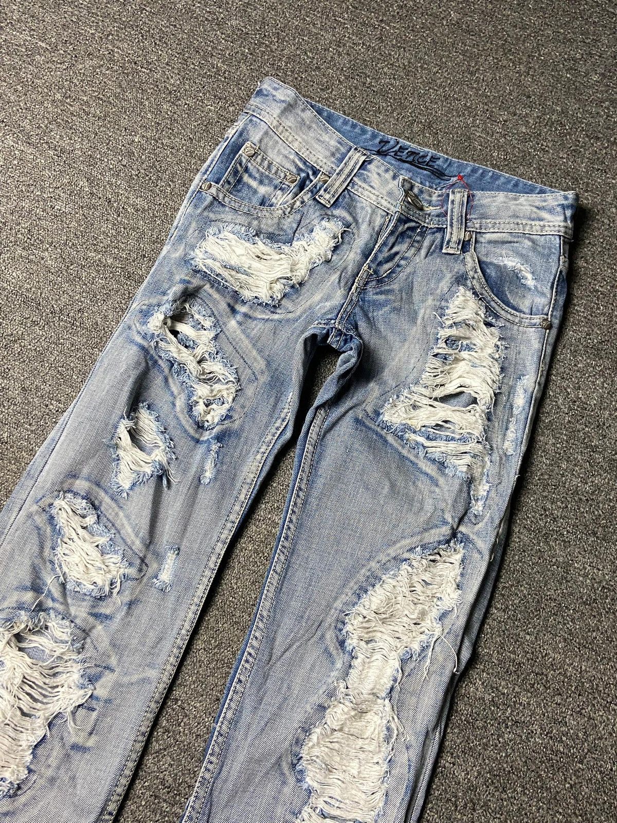 Japanese Brand VENCE Brand Distressed Denim Ripped Jeans (158) Size US 29 - 11 Thumbnail