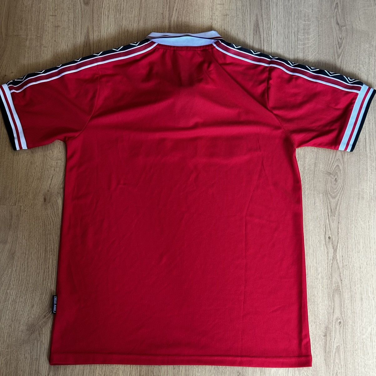 Umbro Vintage Manchester United 1998 1999 Football Home Shirt Size US M / EU 48-50 / 2 - 4 Thumbnail