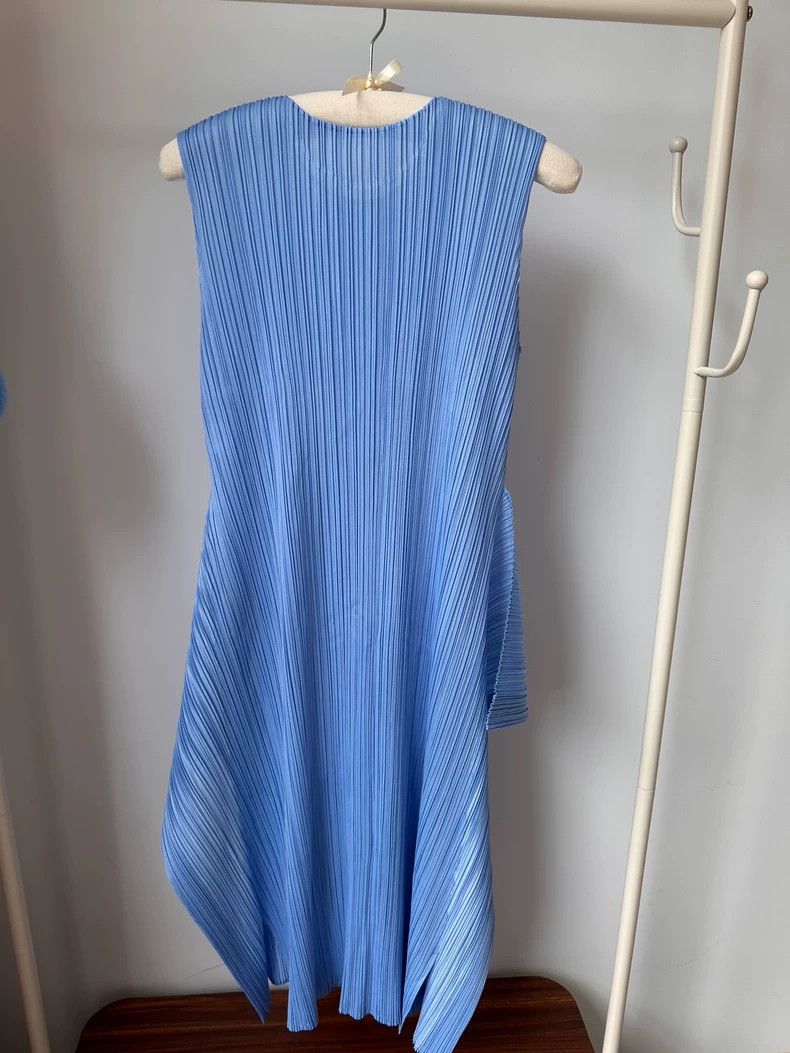 Issey Miyake Issey Miyake size:2 Sky-blue pleated dress Size XS / US 0-2 / IT 36-38 - 5 Thumbnail
