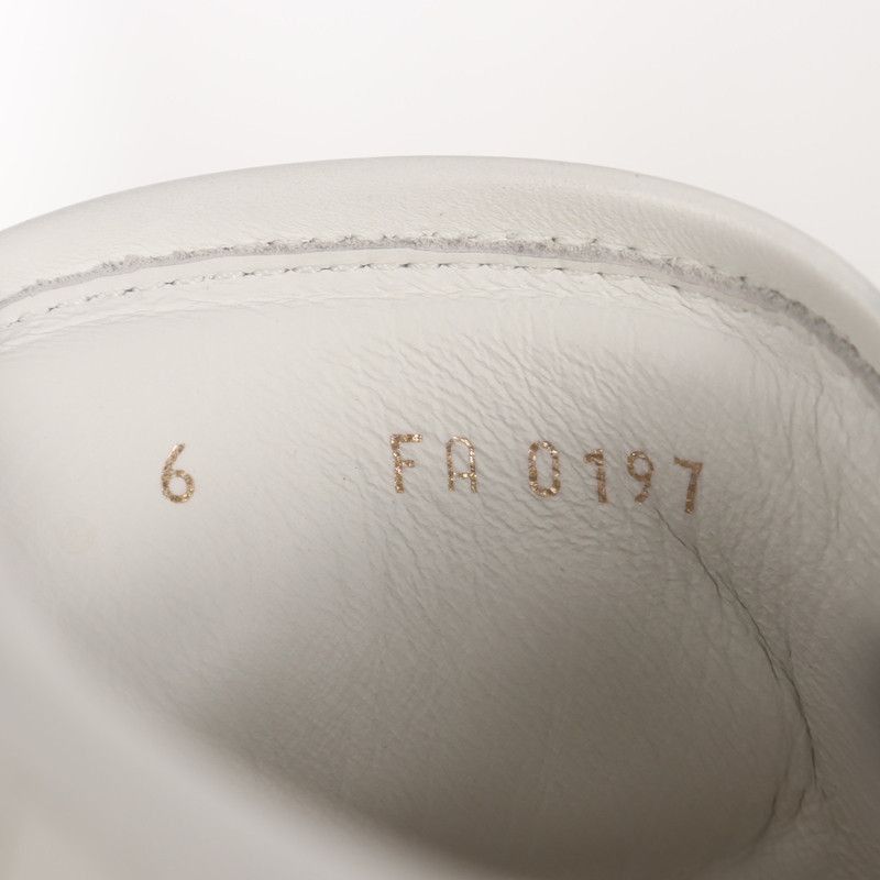 Louis Vuitton Louis Vuitton Monogram High-Top Sneakers in White - Size US 7 / EU 40 - 8 Thumbnail