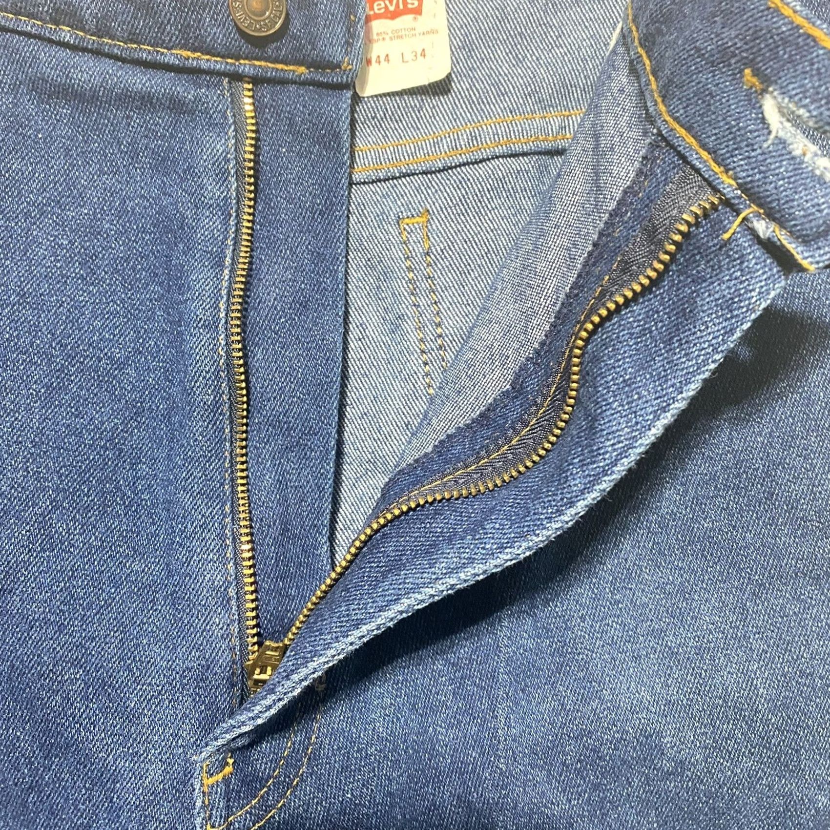 Levi's VINTAGE Levi's Jeans With A Skosh More Room Mens 40x31 Denim Blue 1980s USA Cotton Levi's Mens Jeans Size US 40 / EU 56 - 2 Thumbnail