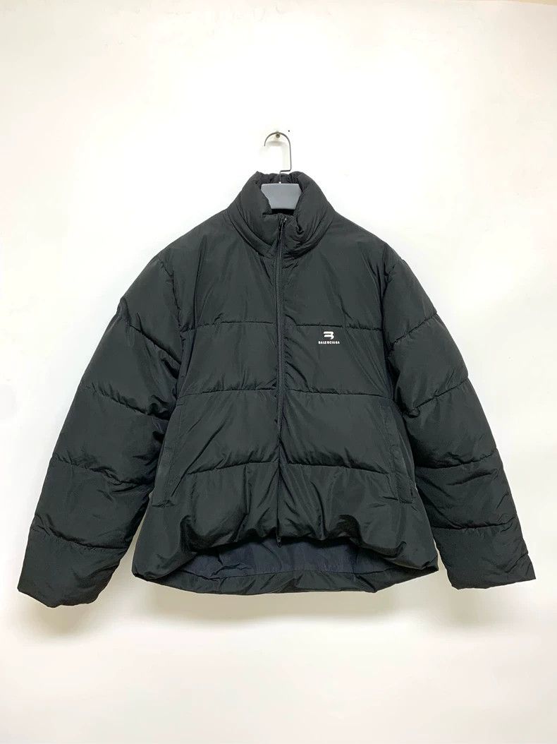UNITY SPORTS ICON PUFFERジャケット Balenciaga Balenciaga Unity Sports Icon Puffer Jacket | Grailed