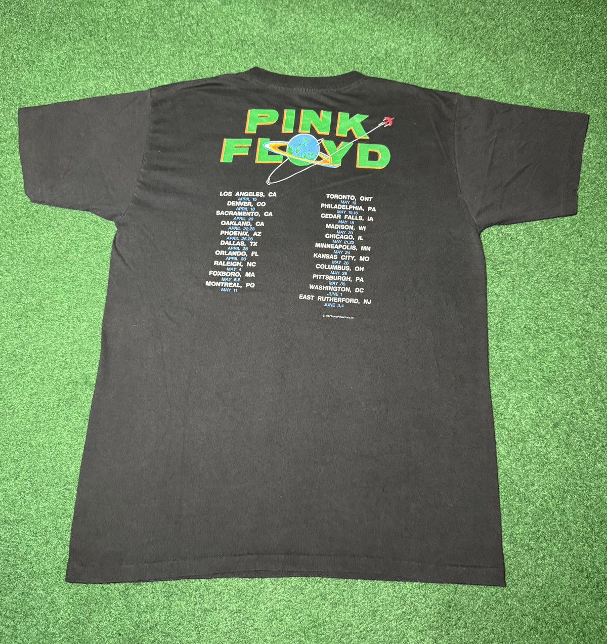 Vintage Vtg 80s Pink Floyd Iconic Dark Side Of Moon Tour T Shirt Size US L / EU 52-54 / 3 - 5 Thumbnail