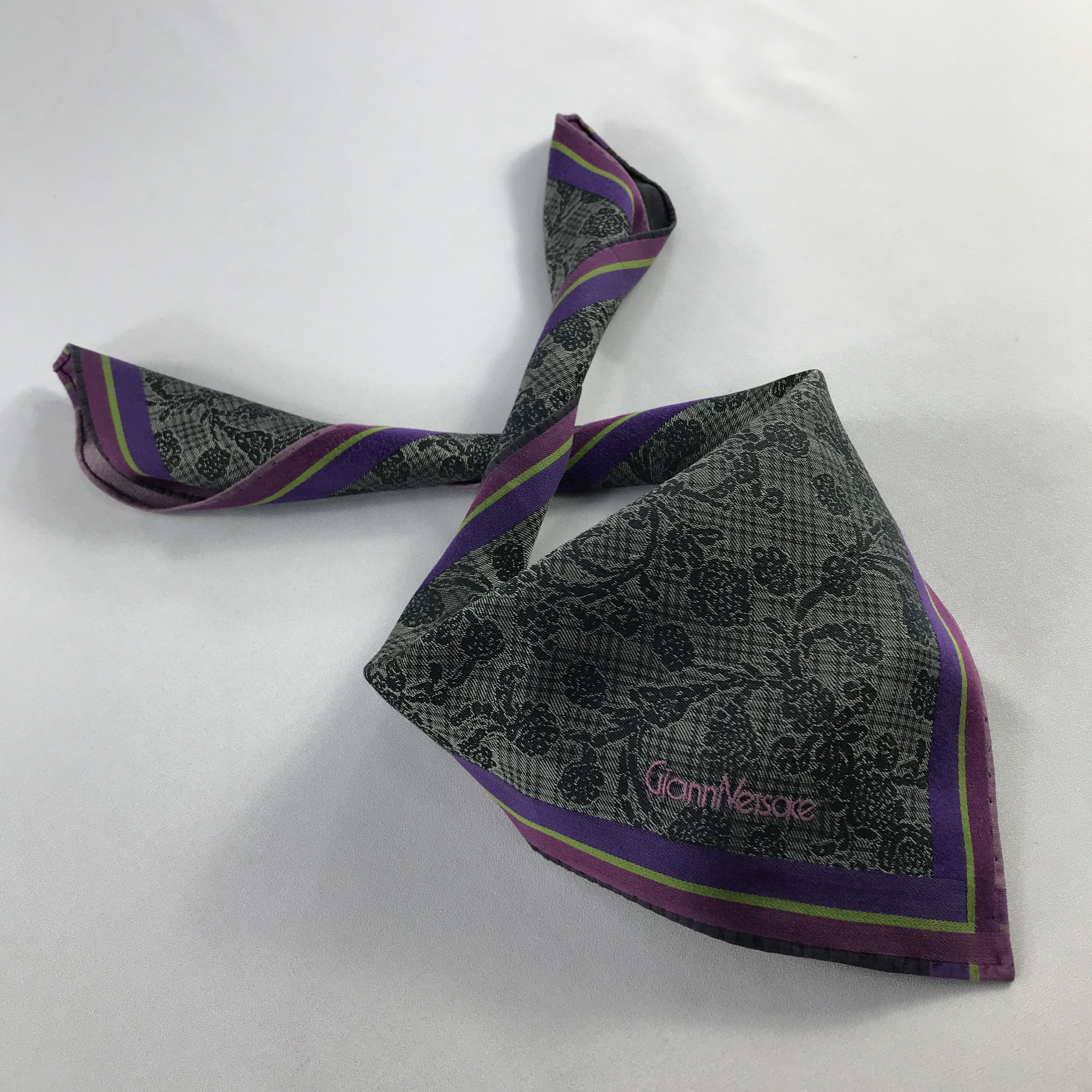 Vintage Gianni Versace Paislee Handkerchief / Bandana / Neckerchief Size ONE SIZE - 2 Thumbnail