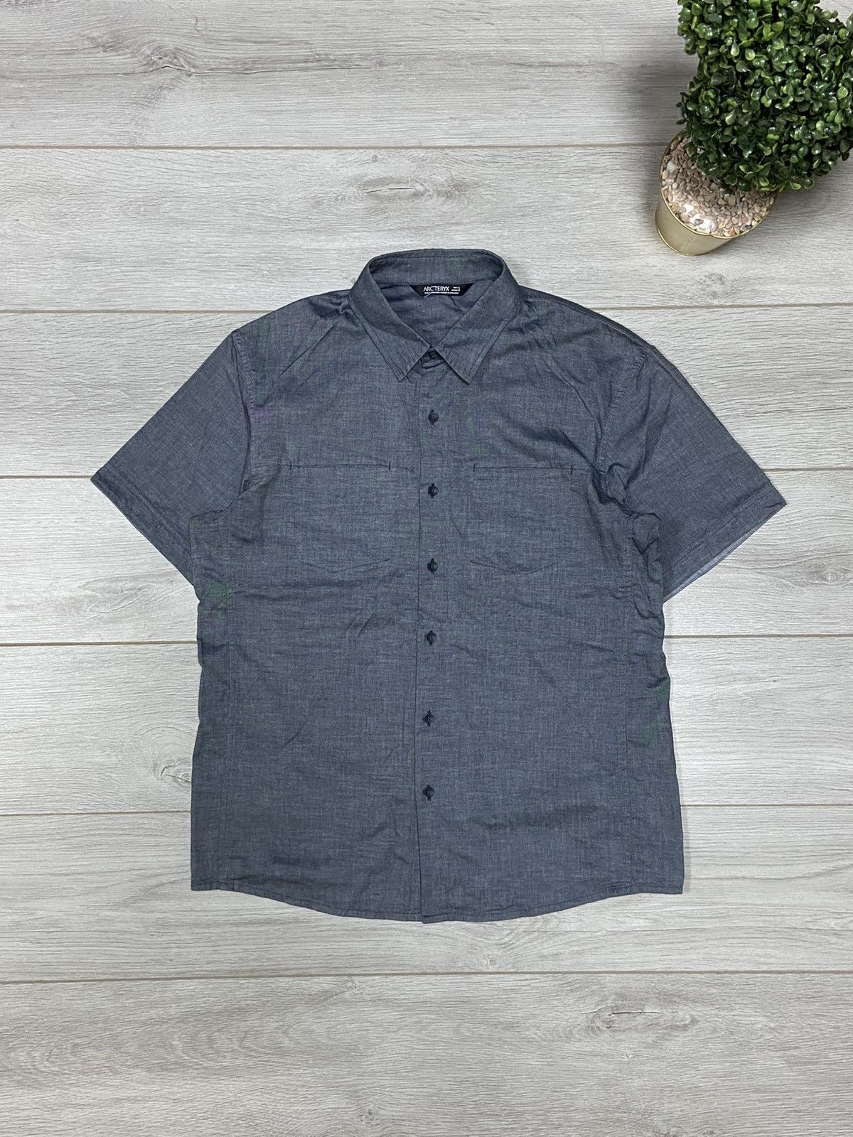 Arc'teryx Arcteryx bird shirt buttons up hidden pockets Size US L / EU 52-54 / 3 - 1 Thumbnail
