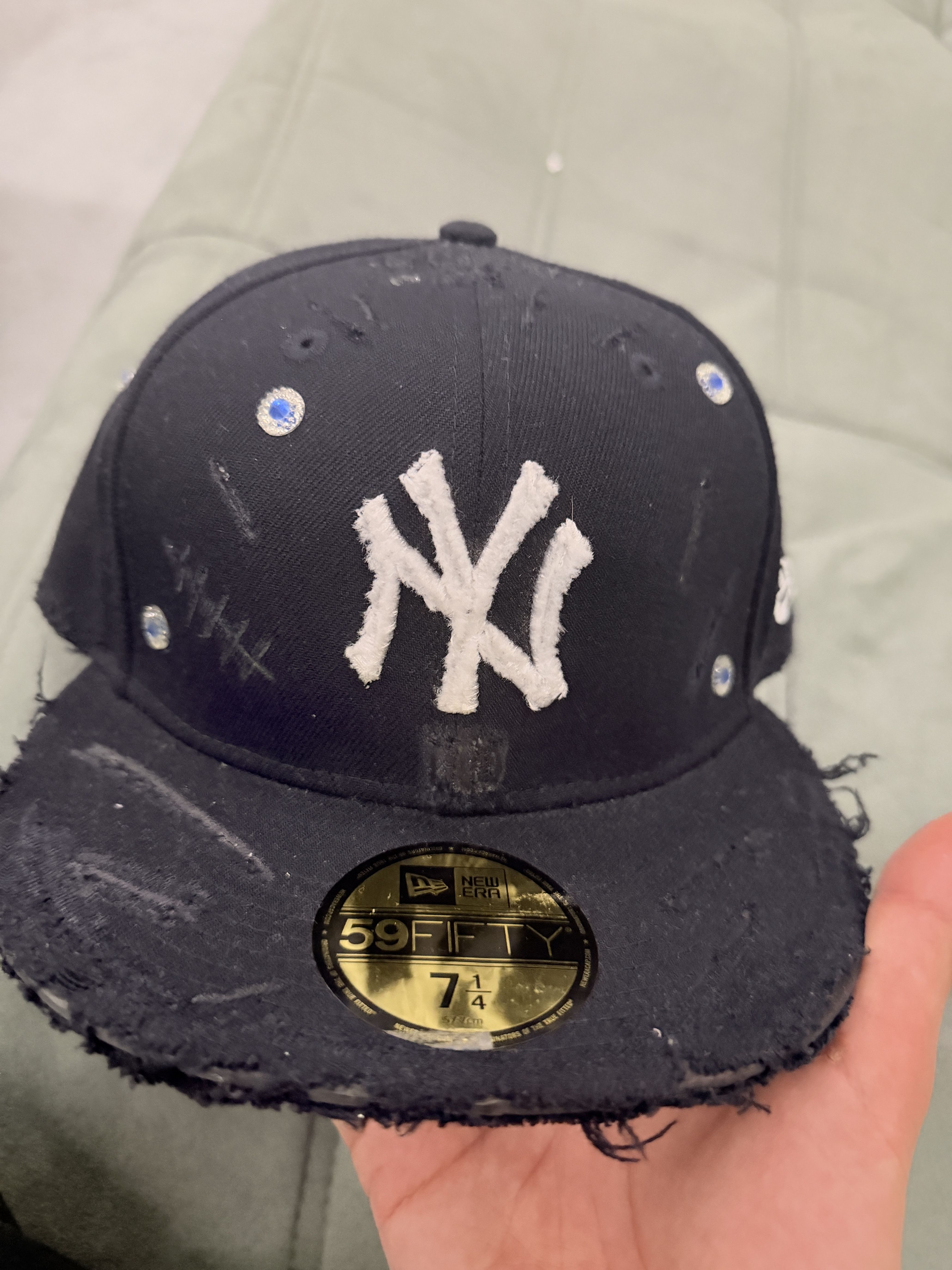 New Era New Era custom made disstresed NY fitted cap 7 1/4 Size ONE SIZE - 4 Thumbnail