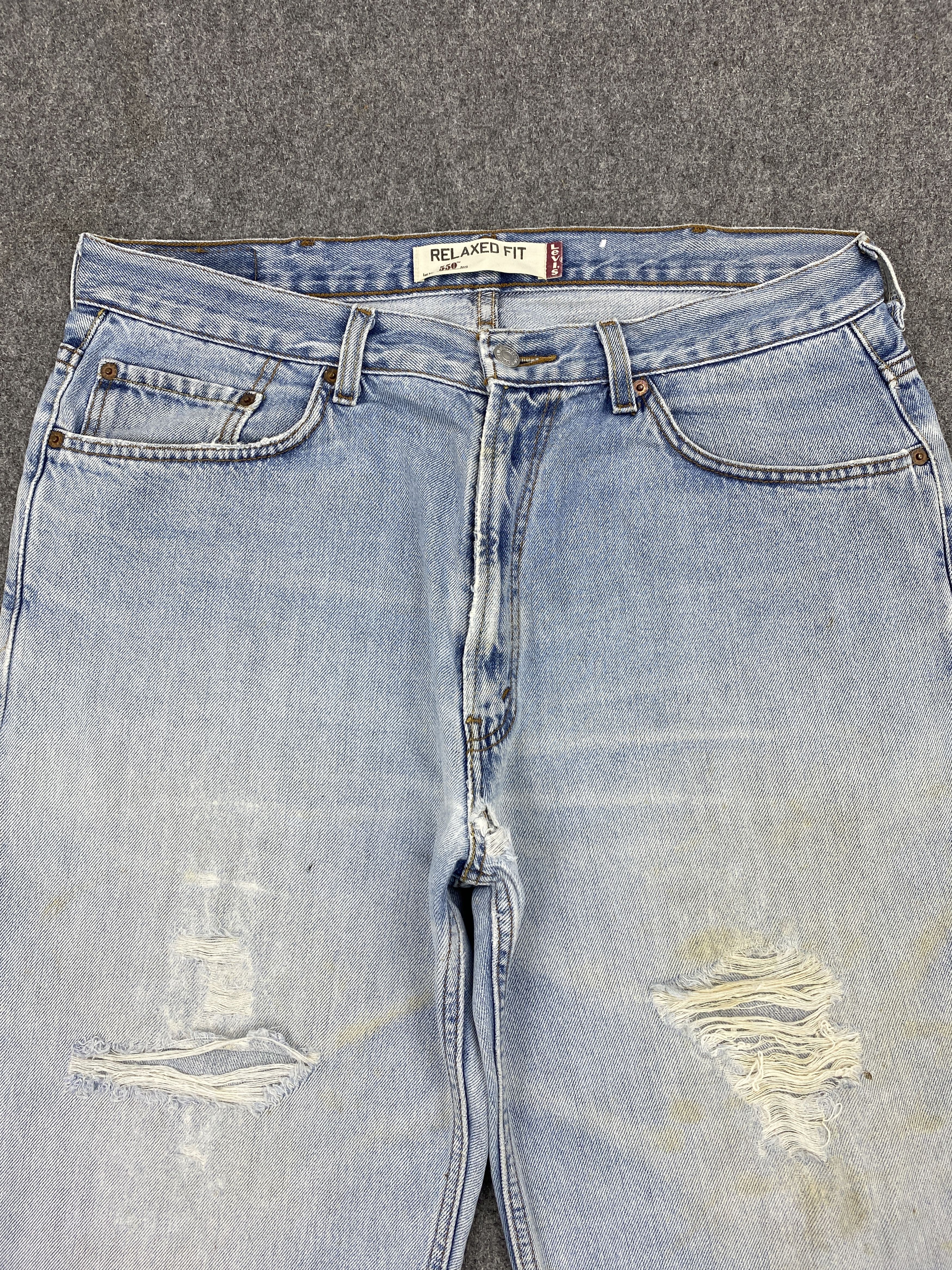 Levi's × Vintage Light Washed Vintage Levis 550 Distressed Jeans Size US 35 - 2 Thumbnail