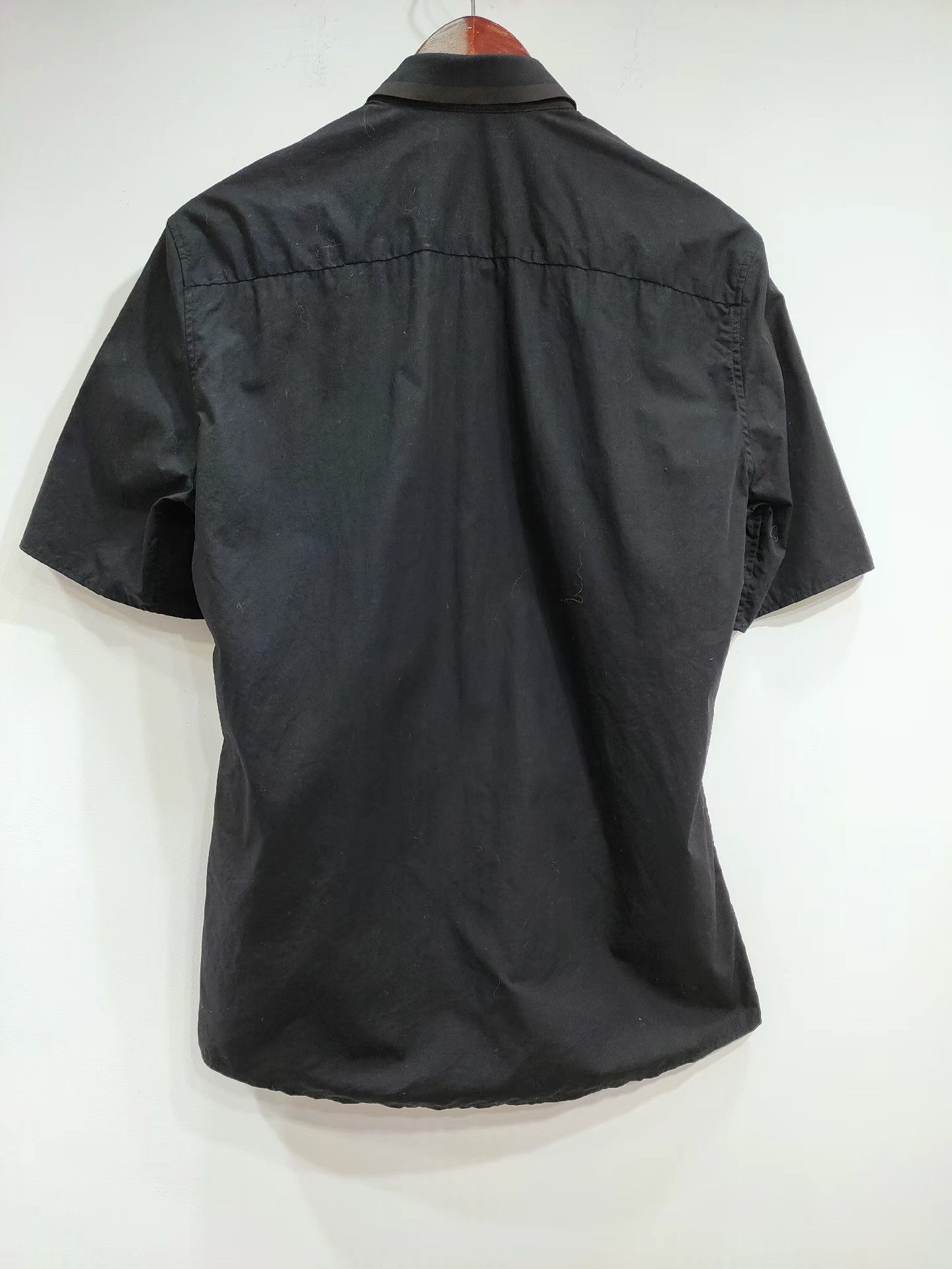 Givenchy Givenchy Men's Black Short Sleeve Shirt K29 Size US M / EU 48-50 / 2 - 2 Thumbnail