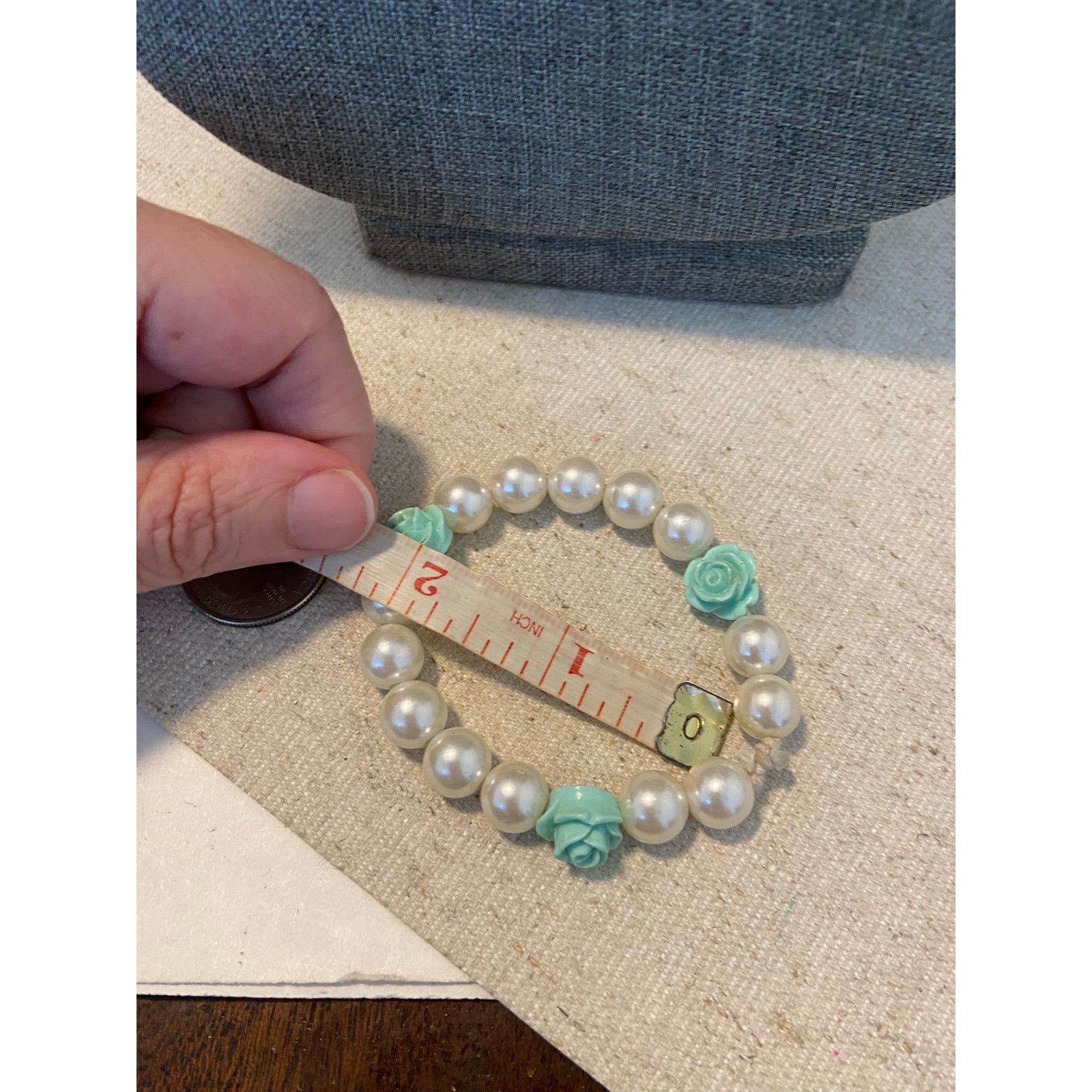Handmade mint green and white faux pearl bracelet Size ONE SIZE - 3 Thumbnail