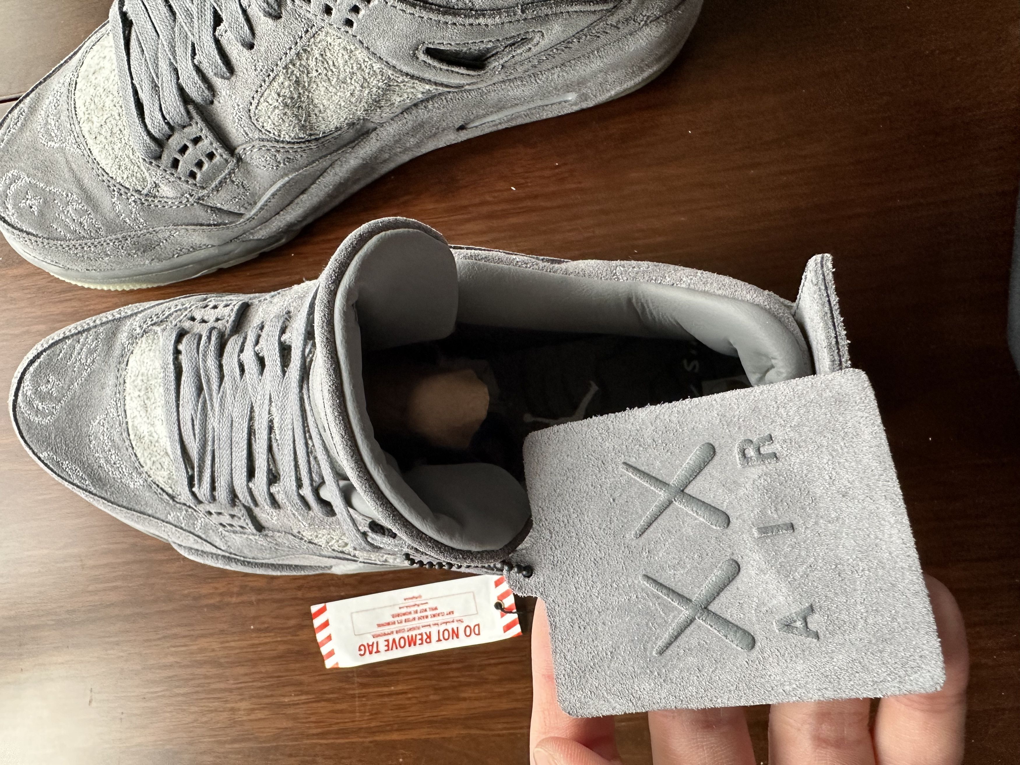 Jordan Brand JORDAN 4 RETRO KAWS Size US 11 / EU 44 - 12 Thumbnail