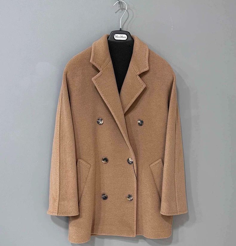 Max Mara Max Mara Short 101801 Coat Size M / US 6-8 / IT 42-44 - 1 Thumbnail