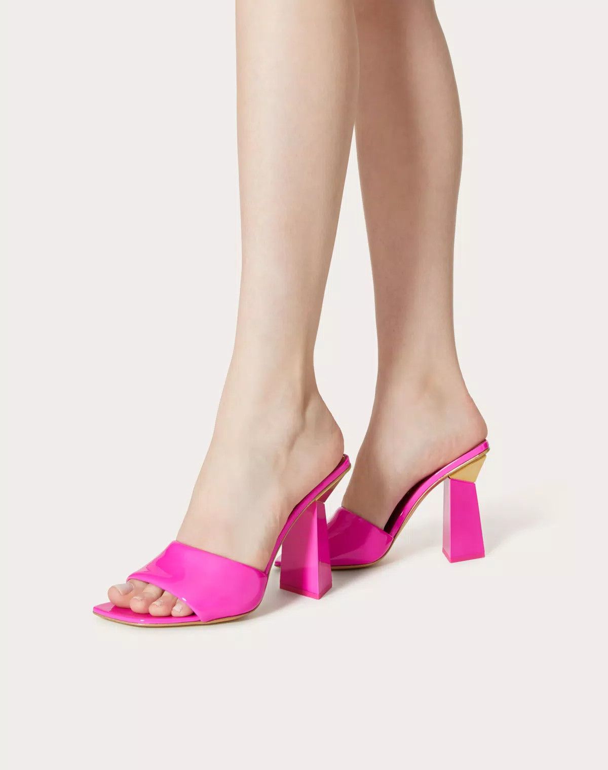 Valentino o1s1wg111125 One Stud Hyper Leather Slide Sandal in Pink Size US 10.5 / IT 40.5 - 4 Thumbnail
