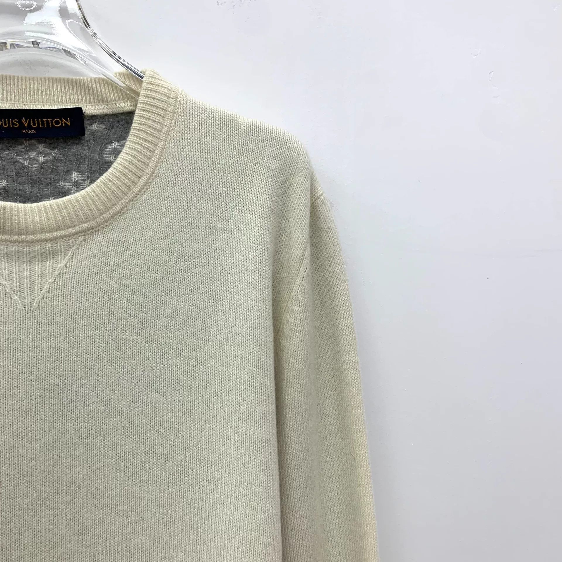Louis Vuitton Louis Vuitton Beige Logo Crew Neck Sweater Size US S / EU 44-46 / 1 - 3 Thumbnail