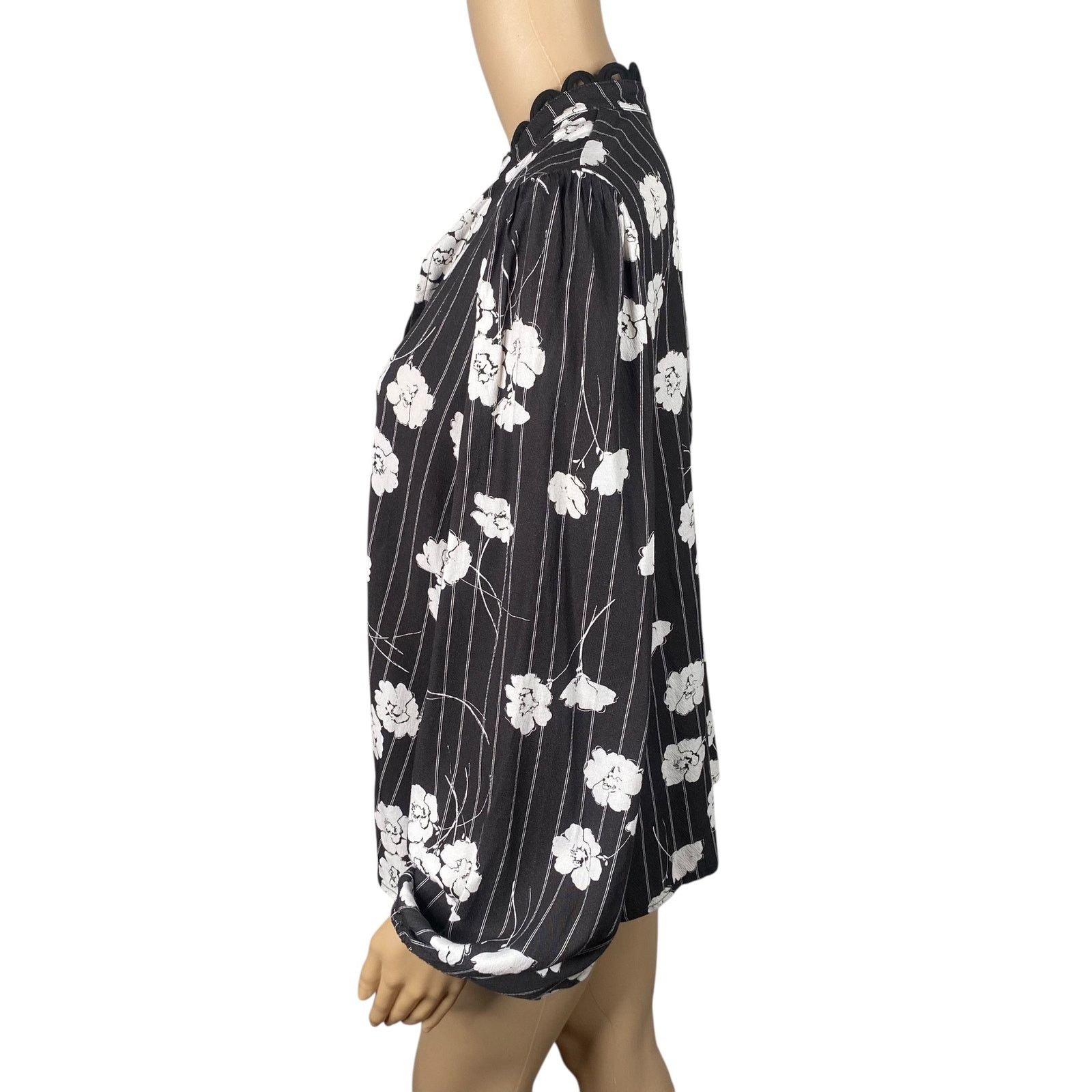 Anthropologie Anthropologie The Odells Black Floral Stripe Blouse SZ M Size M / US 6-8 / IT 42-44 - 9 Thumbnail