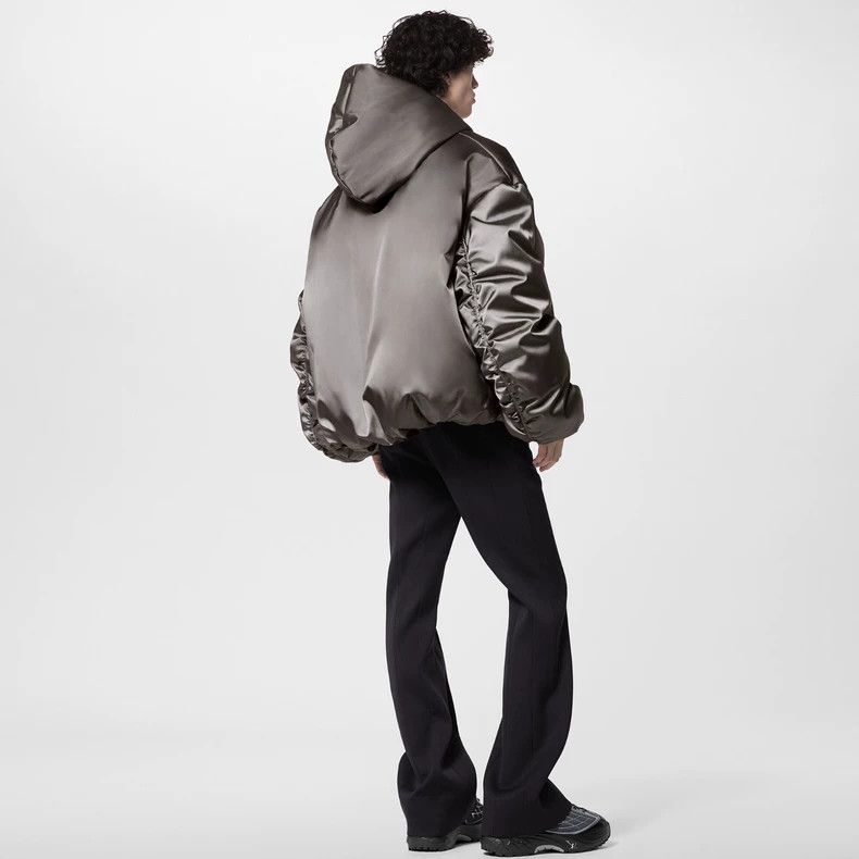 Louis Vuitton Louis Vuitton 23fw show silver baseball jacket 2501-Nextarr Size US M / EU 48-50 / 2 - 7 Thumbnail