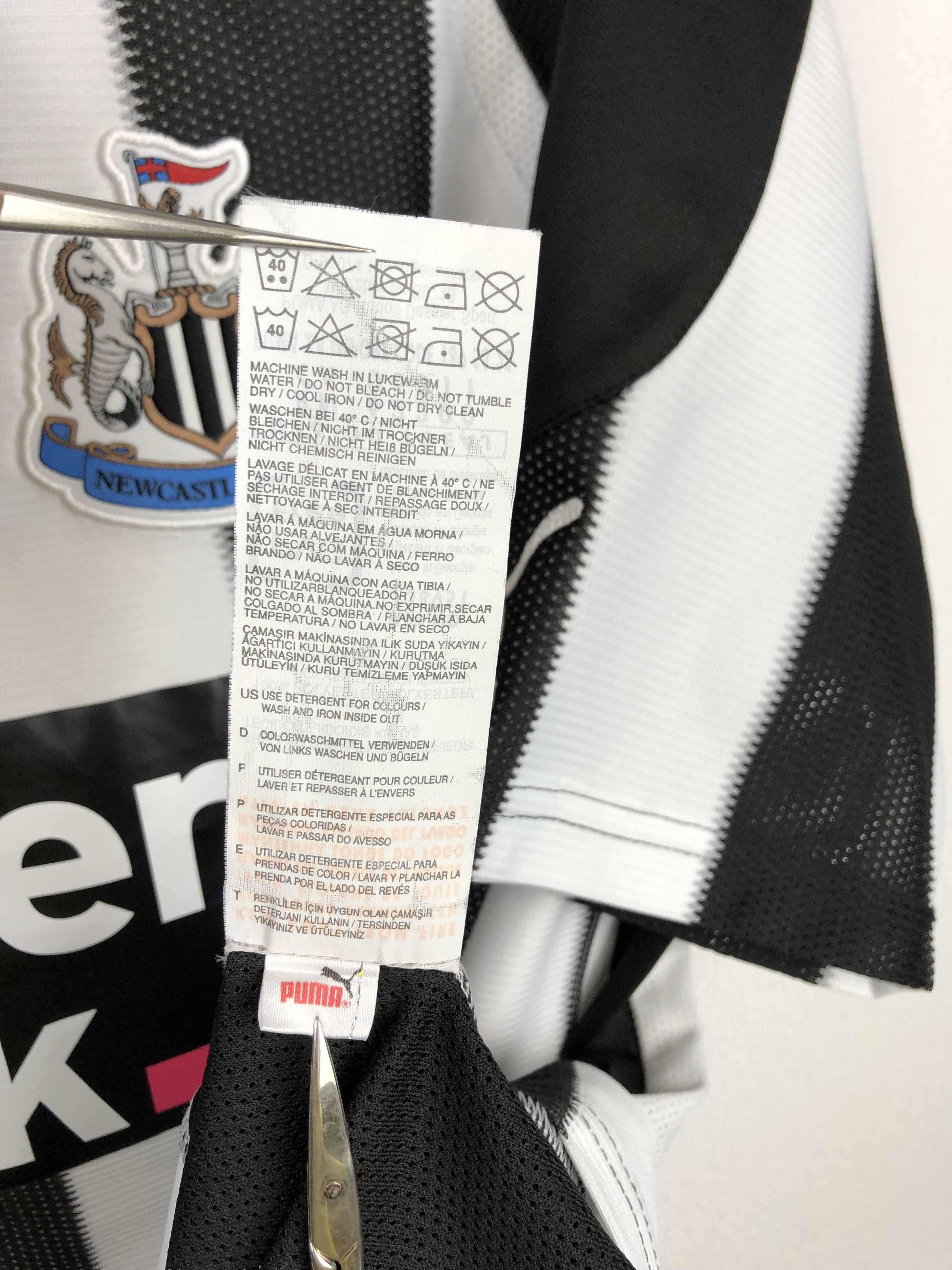 Puma Newcastle United football shirt 2010 Soccer Jersey Trikot Size US M / EU 48-50 / 2 - 7 Thumbnail