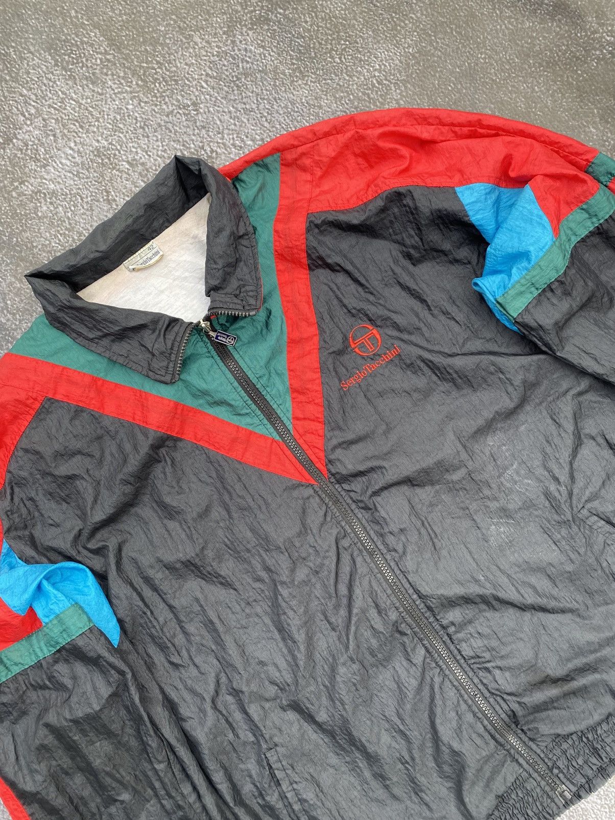 Sergio Tacchini Sergio tacchini windbreaker vintage colours Size US L / EU 52-54 / 3 - 2 Thumbnail