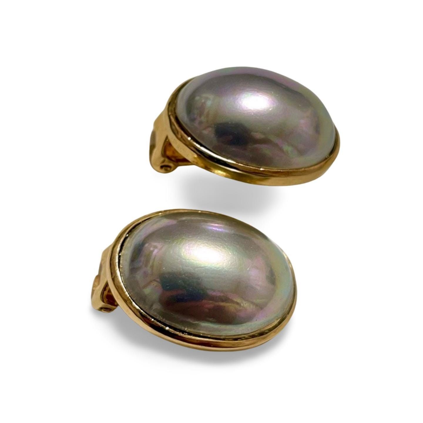 Dior Vintage Christian Dior oval shape faux pearl earrings. Grey Size ONE SIZE - 6 Thumbnail