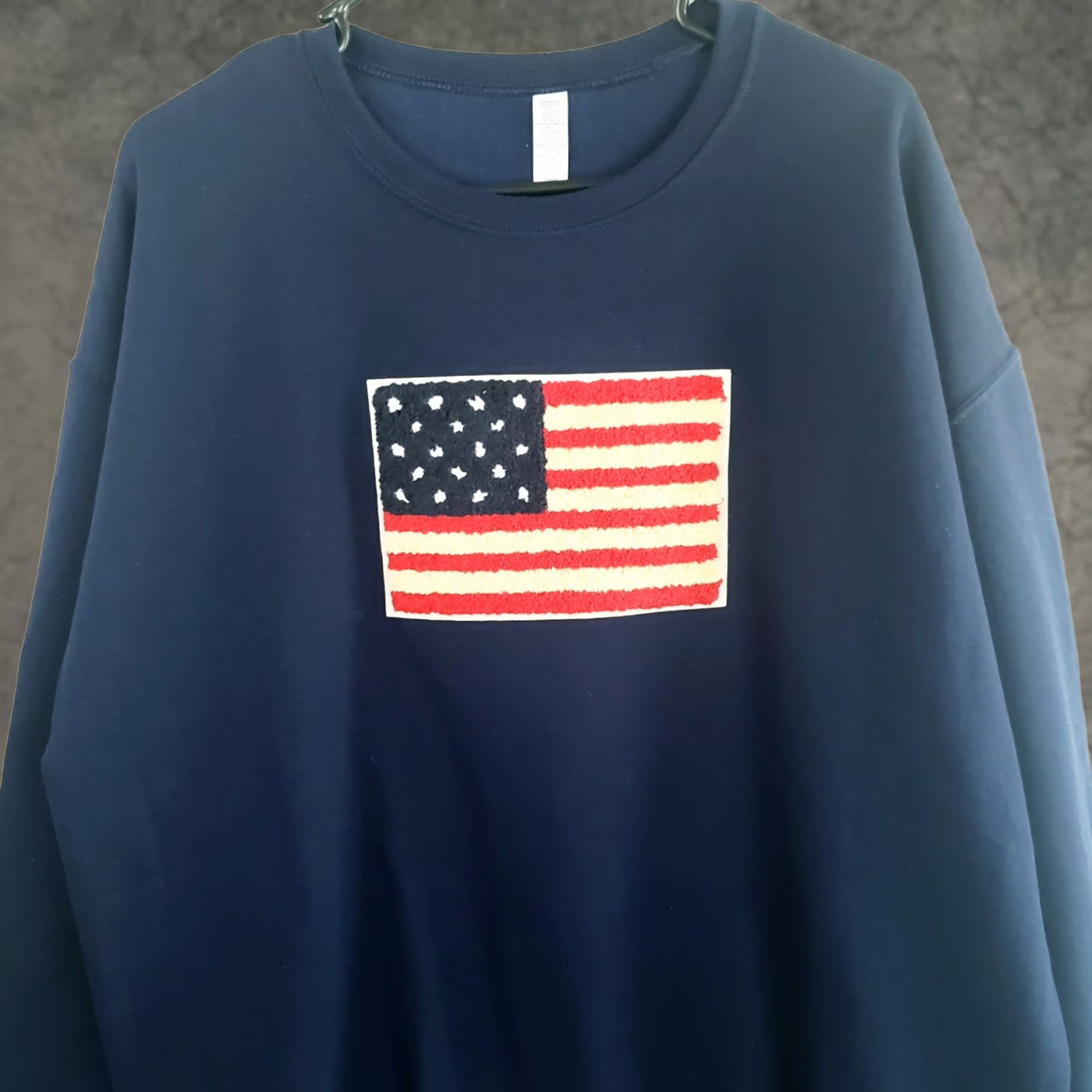 Vintage American Flag Crewneck Sweatshirt Men XL Navy Blue Embroidered Flag Logo Size US XL / EU 56 / 4 - 1 Thumbnail