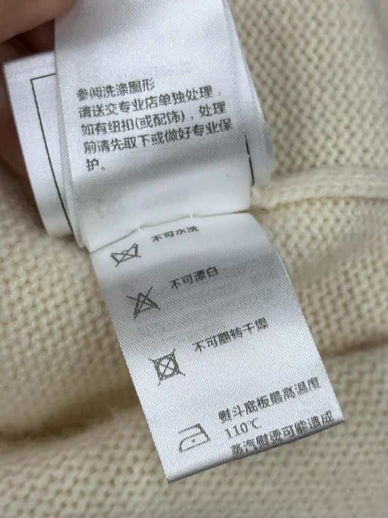 Chanel Chanel Snow Series White Snowflake Diamond Button Cardigan Size XS / US 0-2 / IT 36-38 - 7 Thumbnail