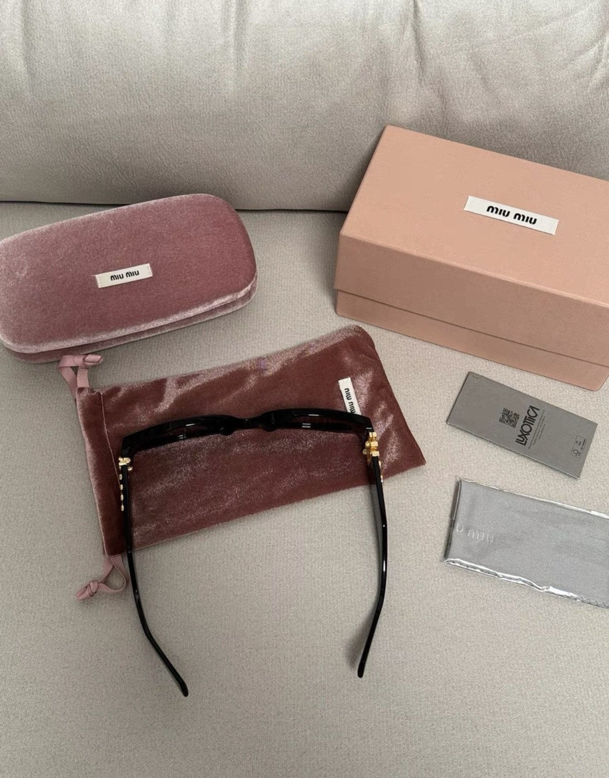 Miu Miu MIUMIU Sunglasses 11W Black Brand New Unused.K6 Size ONE SIZE - 7 Thumbnail