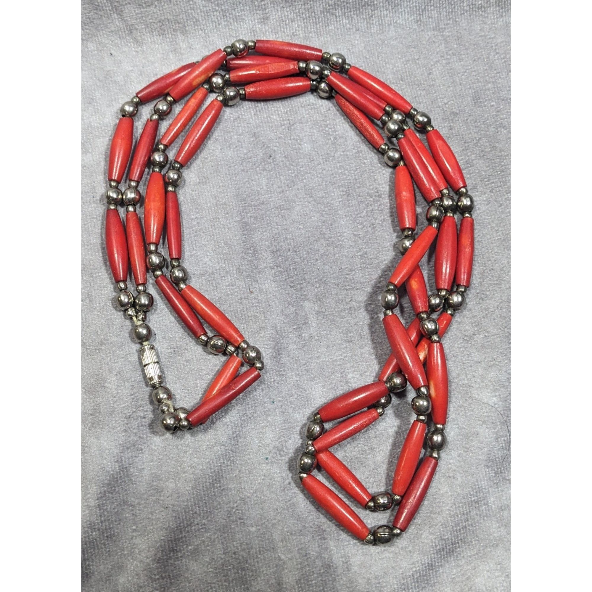 Other Vintage Red Coral And Silver Tone Beaded Necklace Size ONE SIZE - 8 Thumbnail