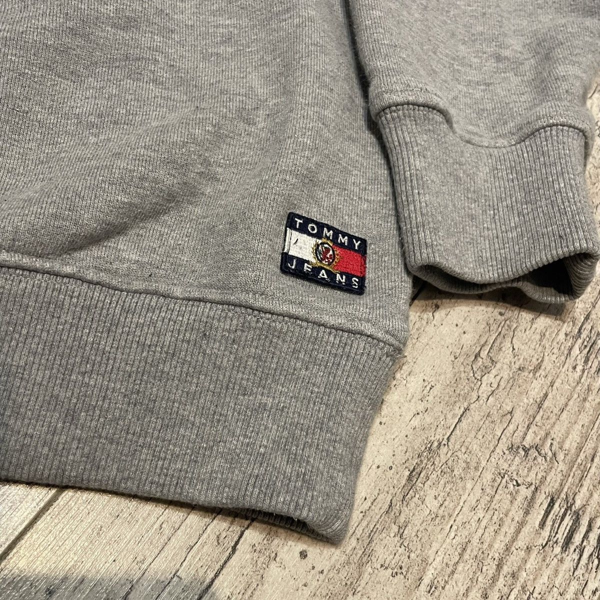 Tommy Hilfiger Tommy Hilfiger Tommy Jeans Crest Logo Sweatshirt hoodie y2k Size US L / EU 52-54 / 3 - 4 Thumbnail